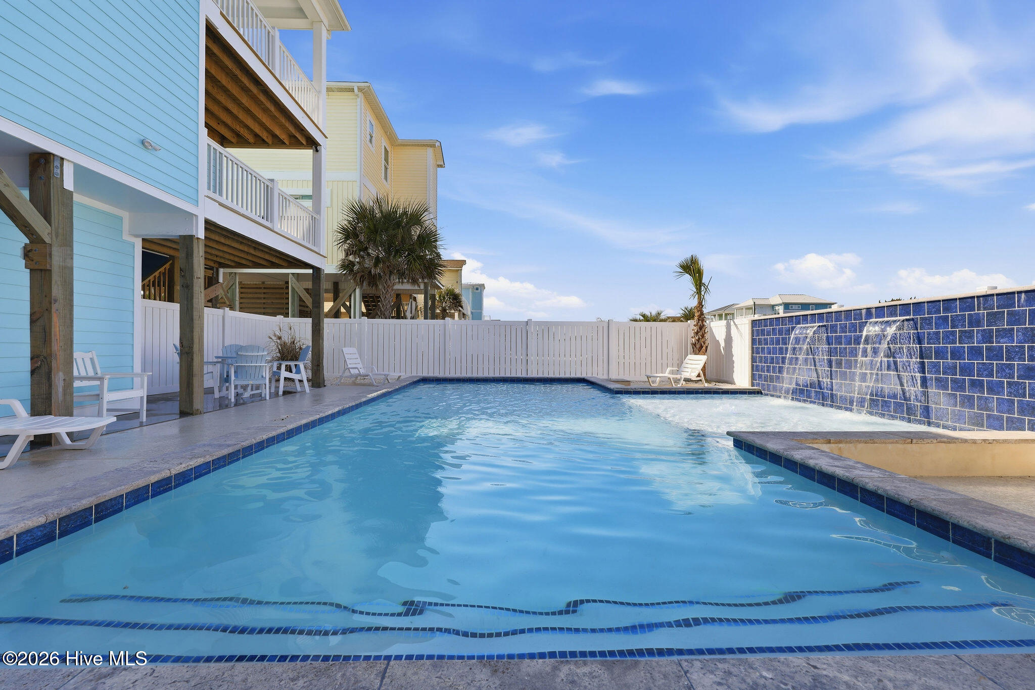 100559118 | Photo 82