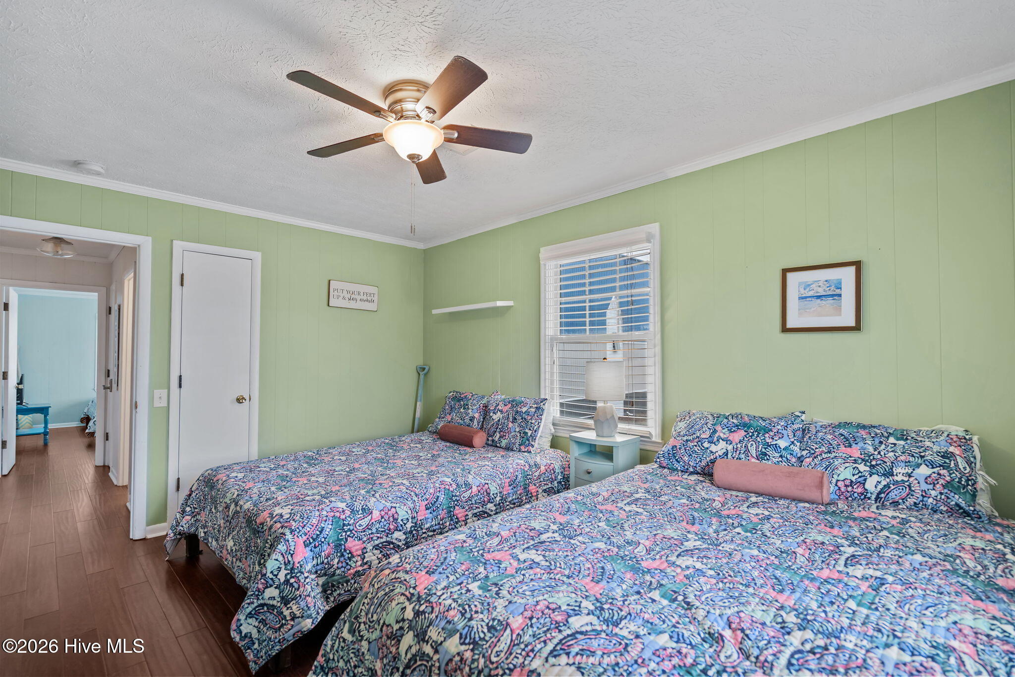 100543033 | Photo 35