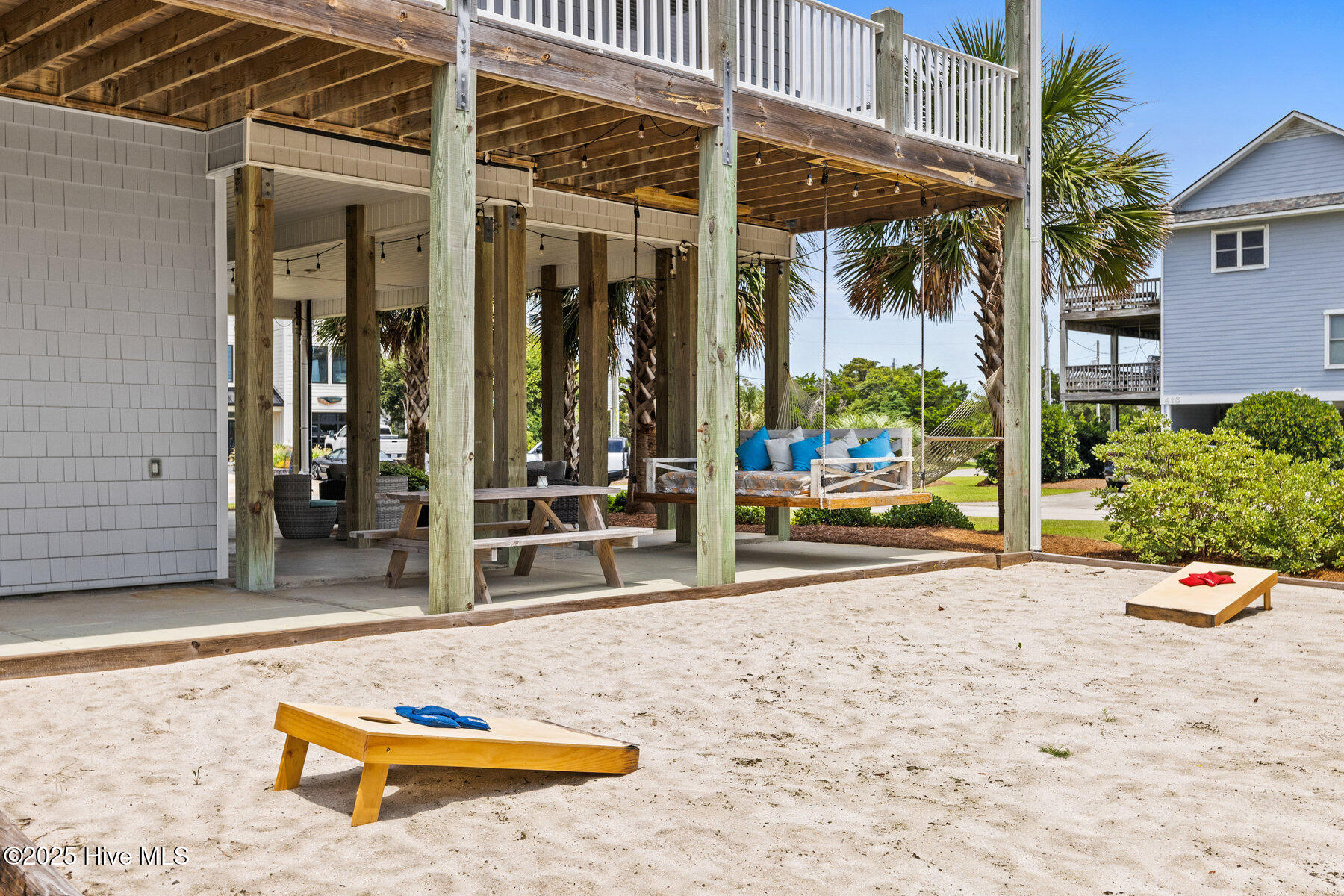 100523627 | Photo 44