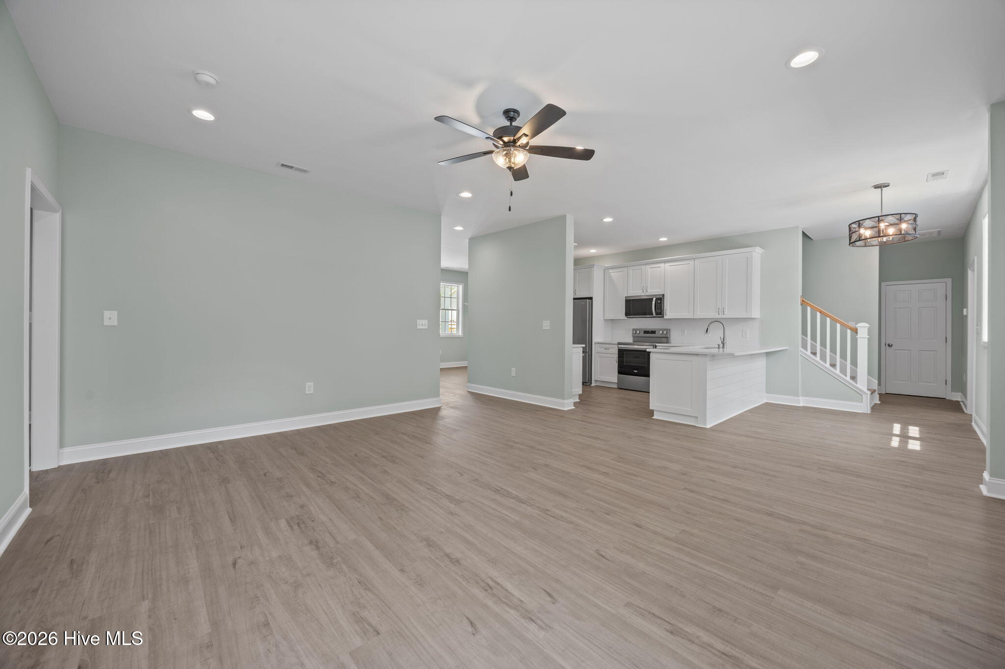 100568646 | Photo 15