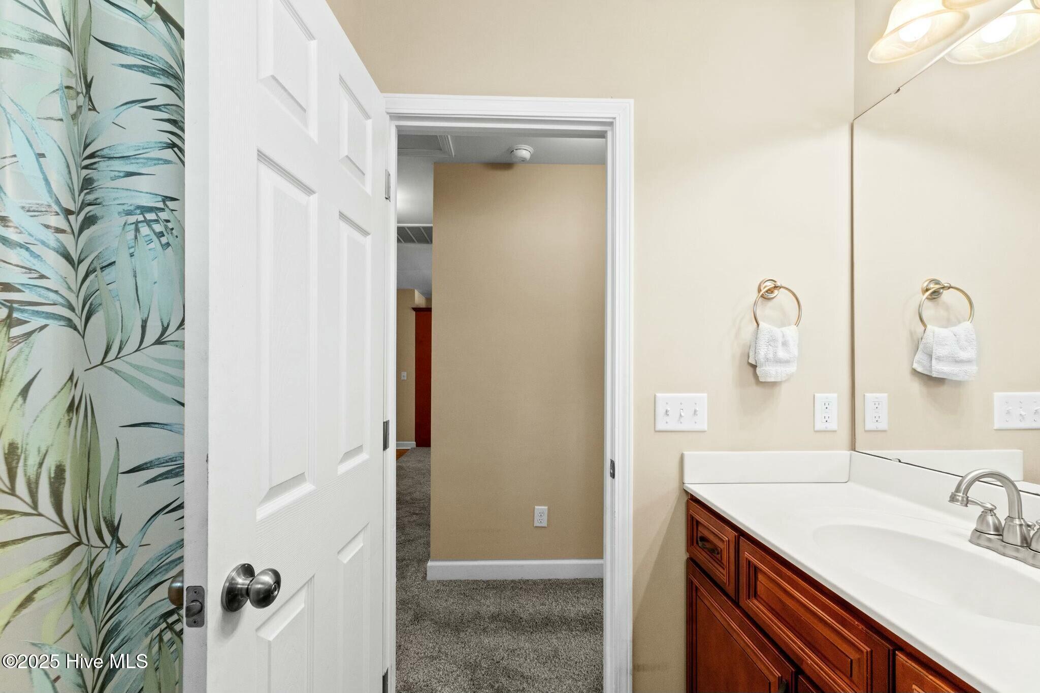 100503089 | Photo 48