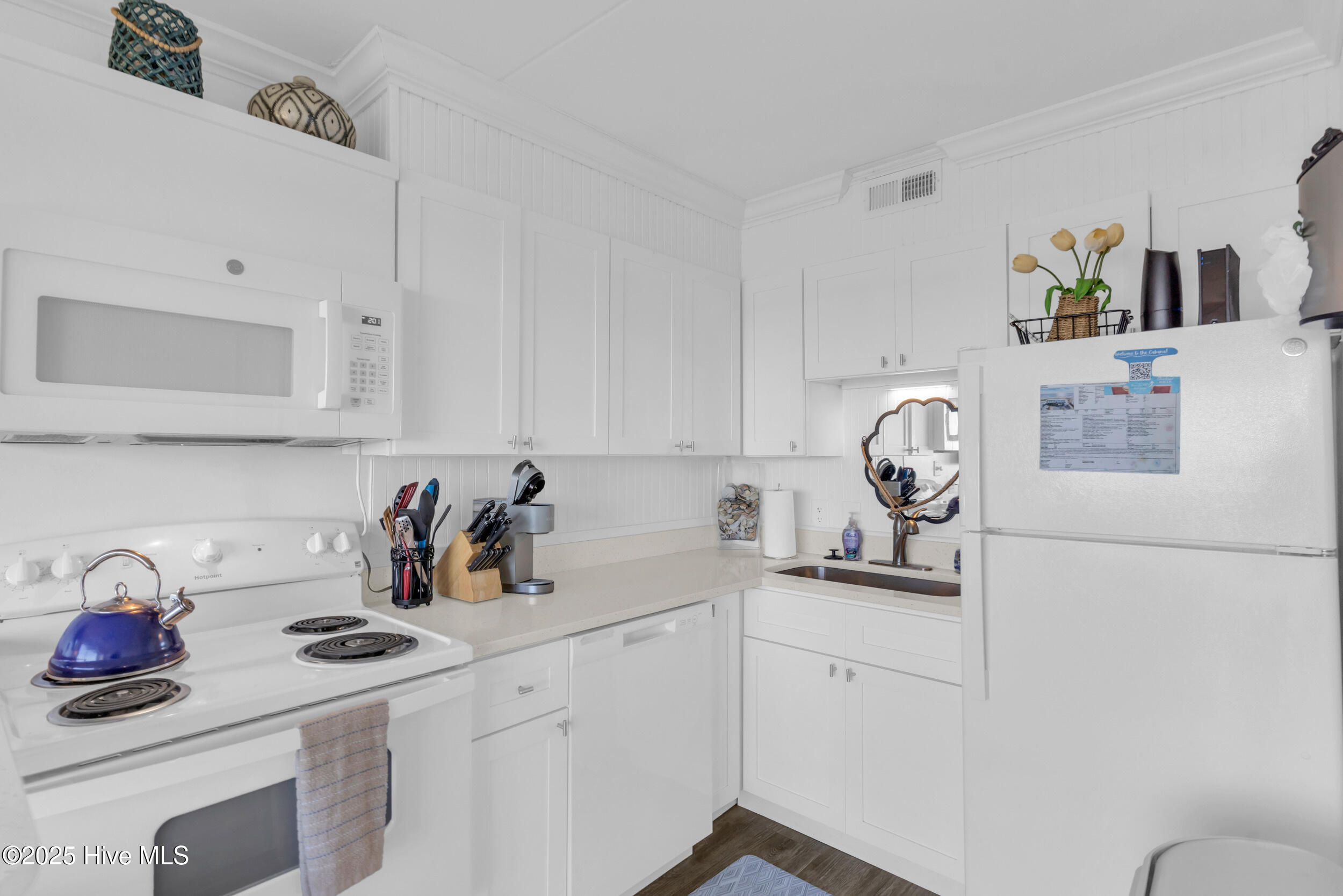 100490591 | Photo 14