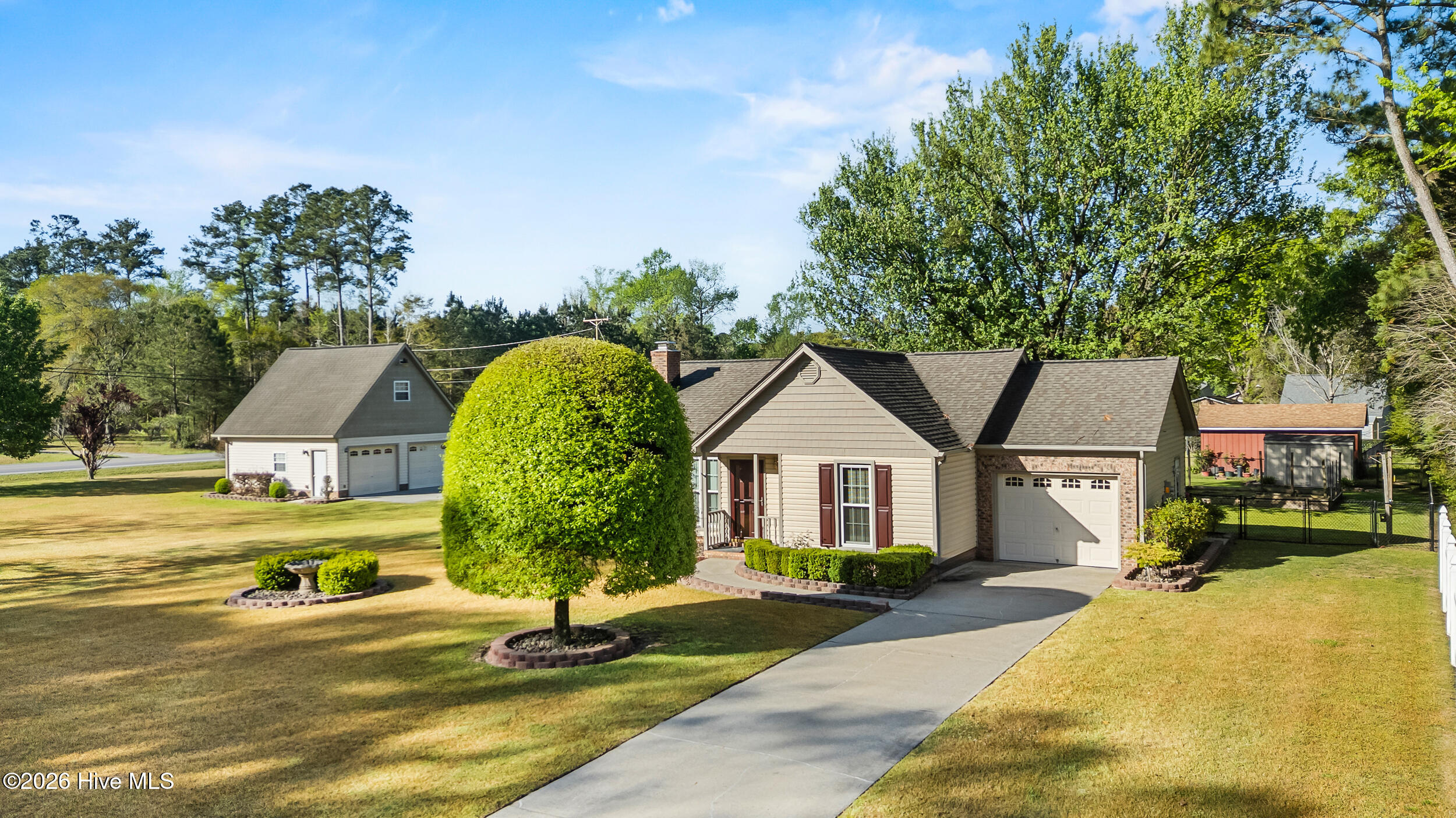 100565895 | Photo 50