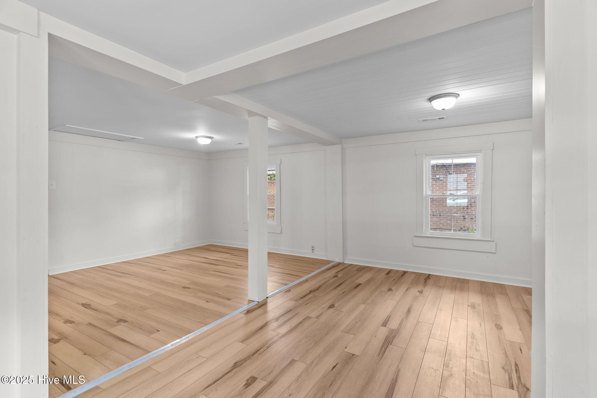 100556871 | Photo 24