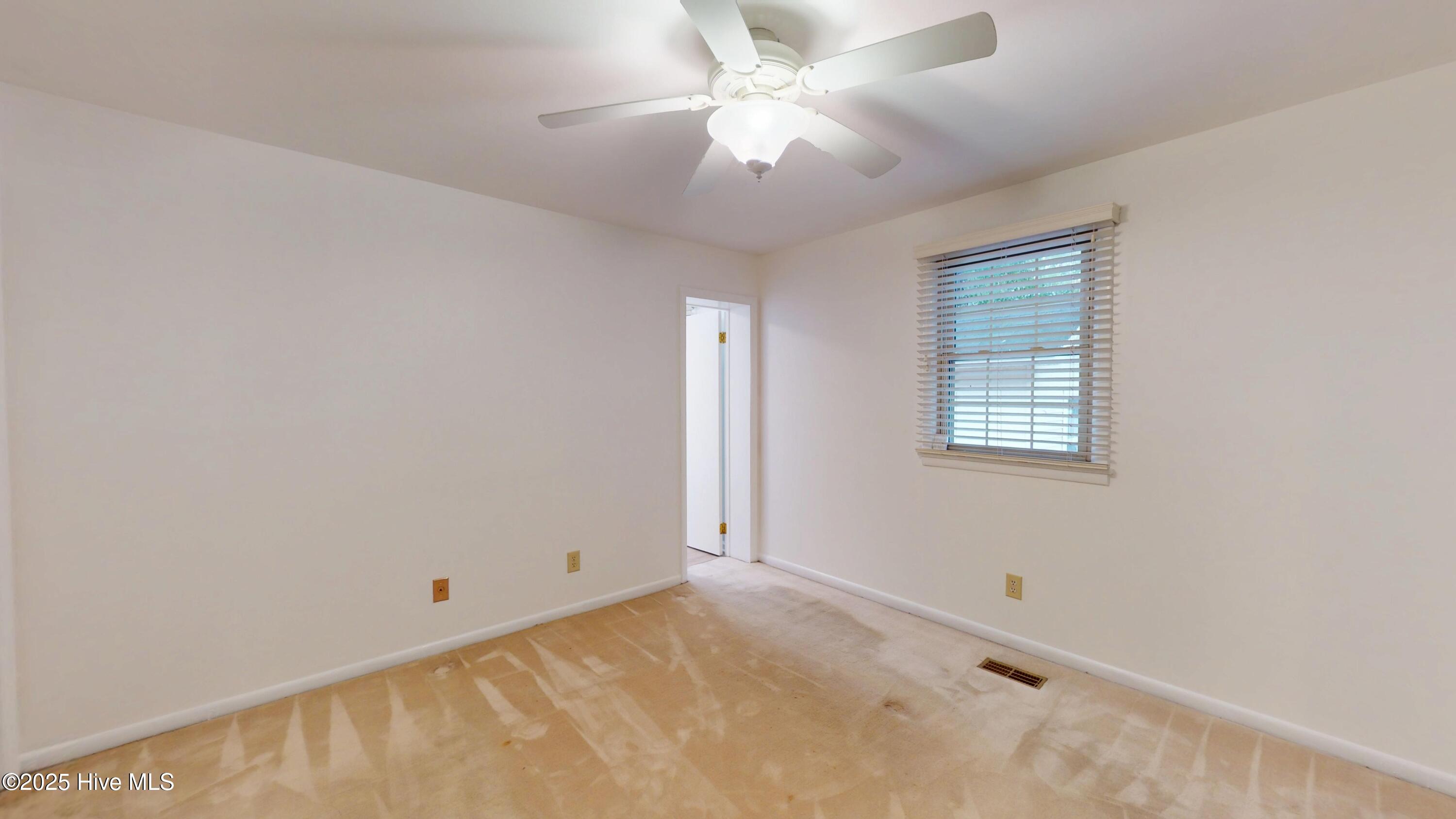 100536535 | Photo 26