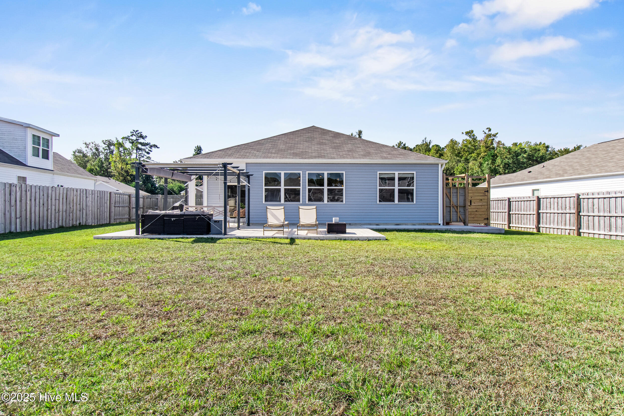 100535105 | Photo 40