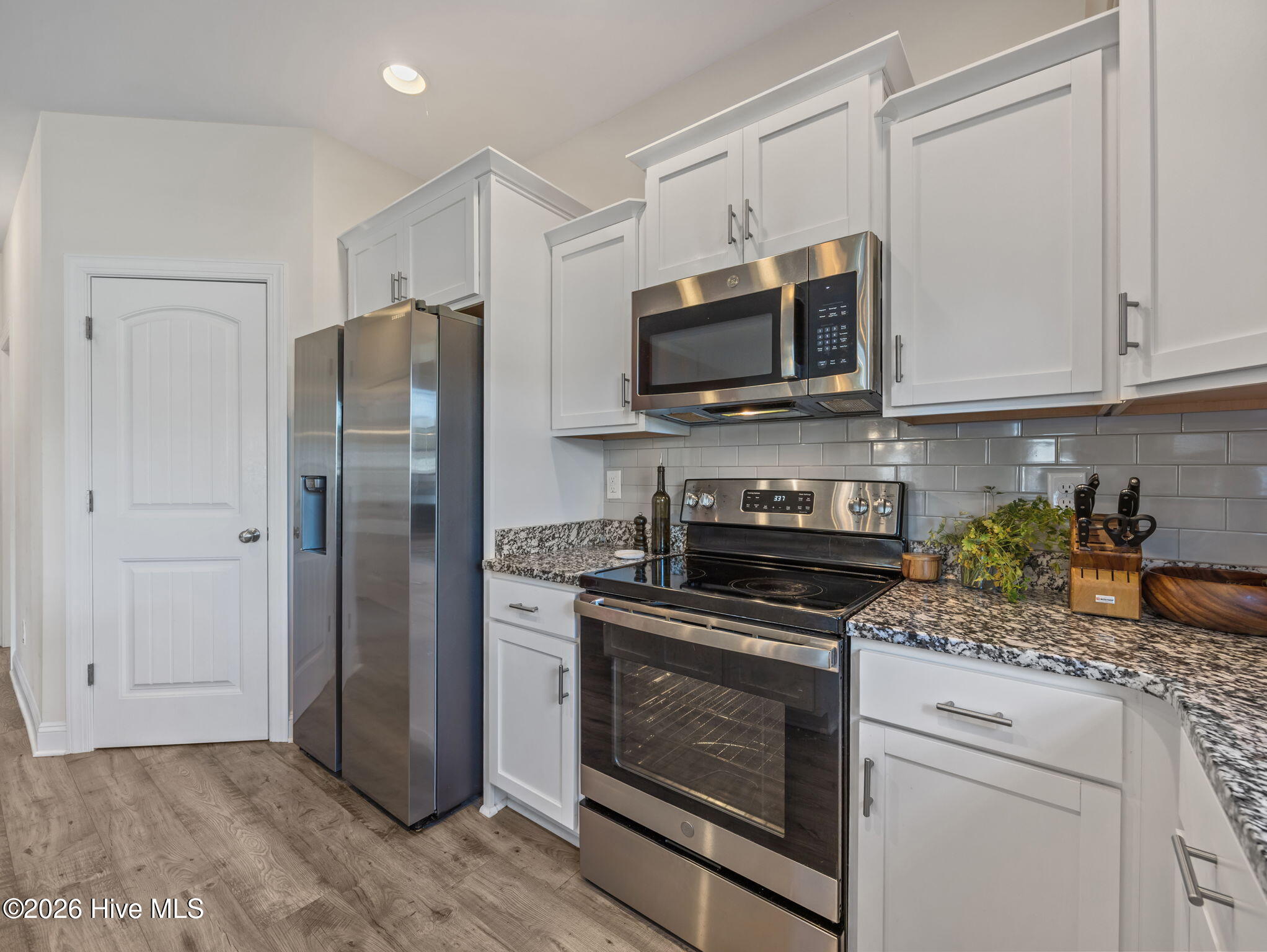 100564865 | Photo 18