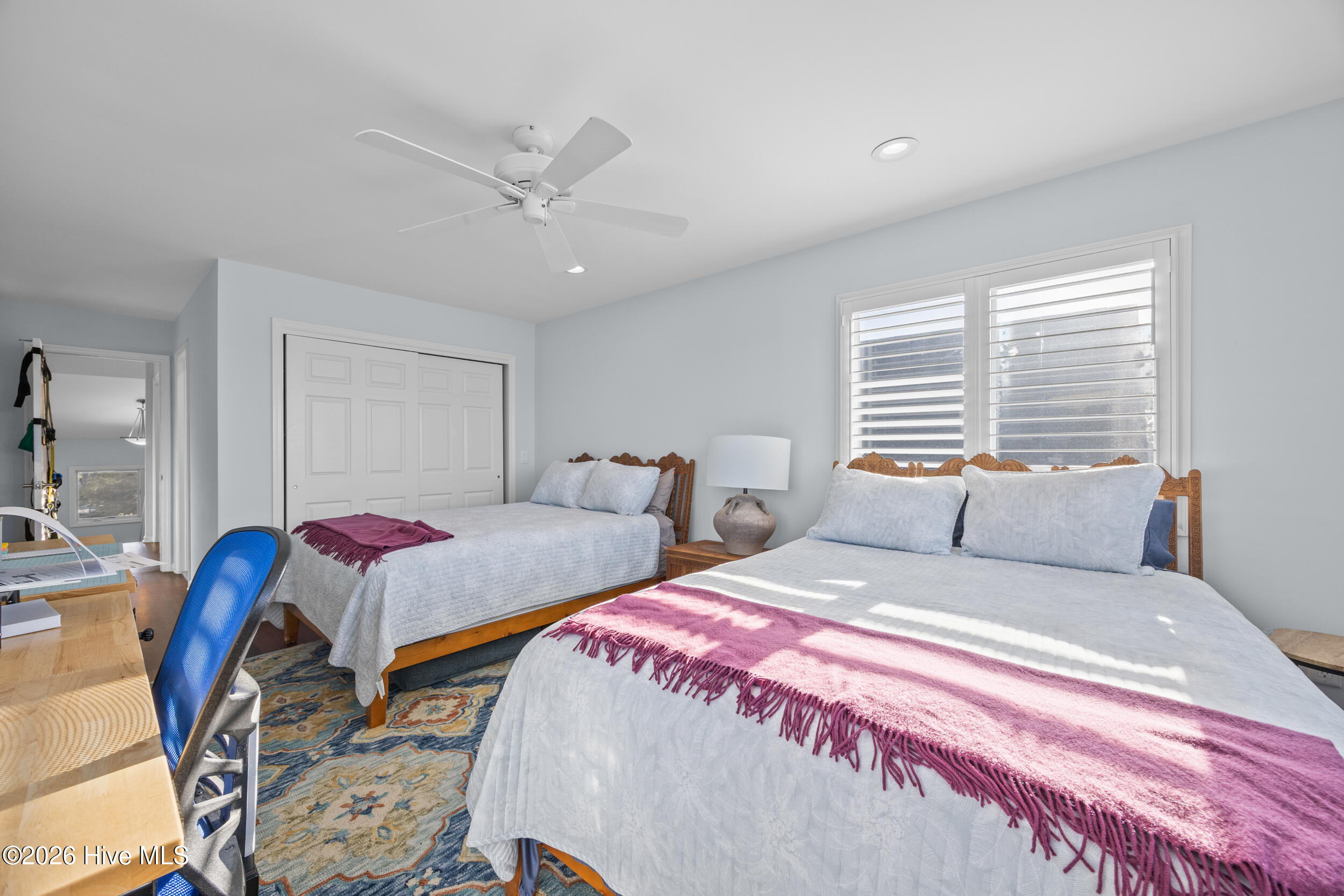 100564811 | Photo 41