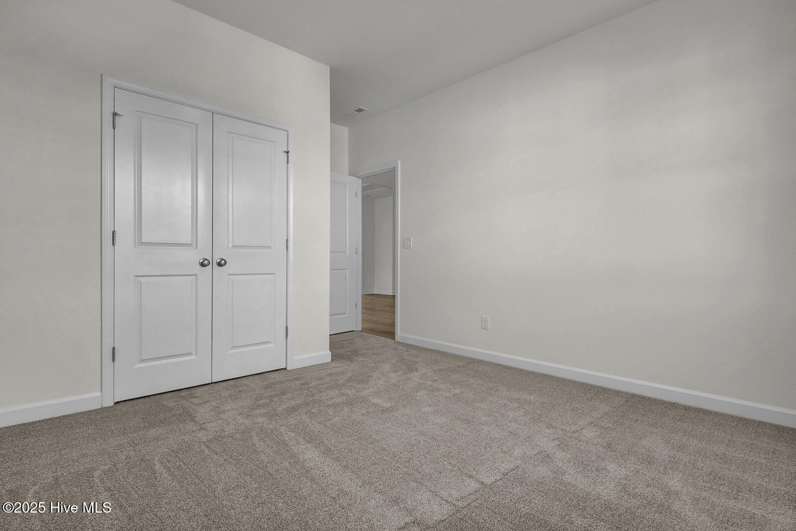 100500877 | Photo 40