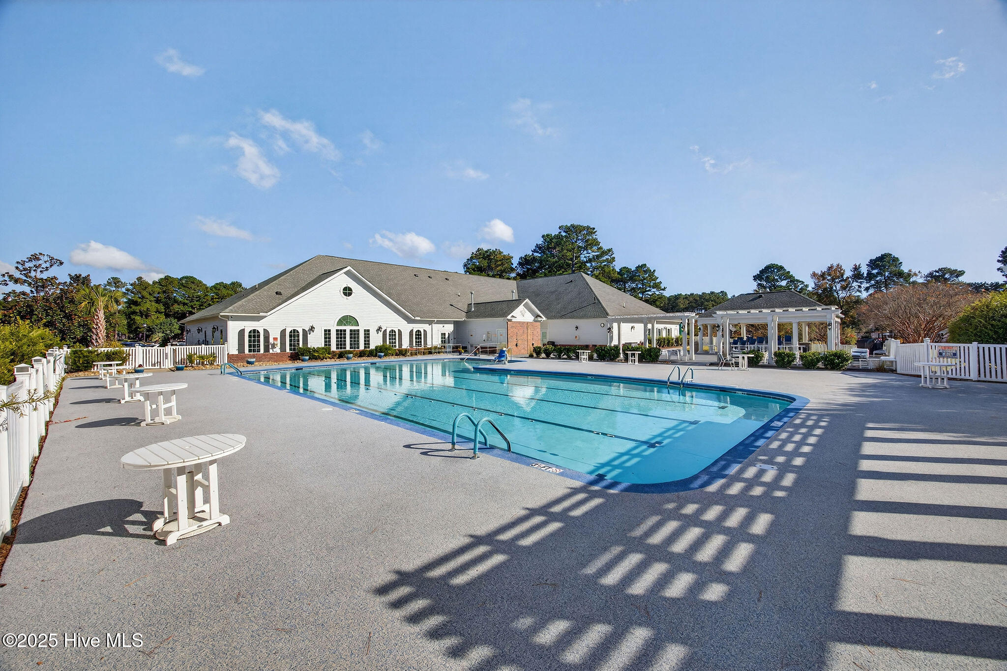 100541027 | Photo 51