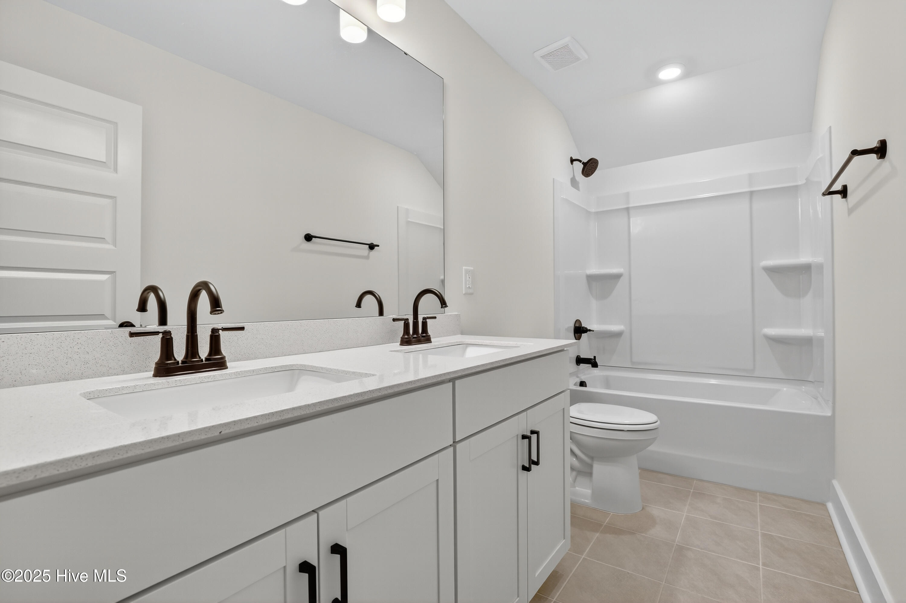 100553906 | Photo 15