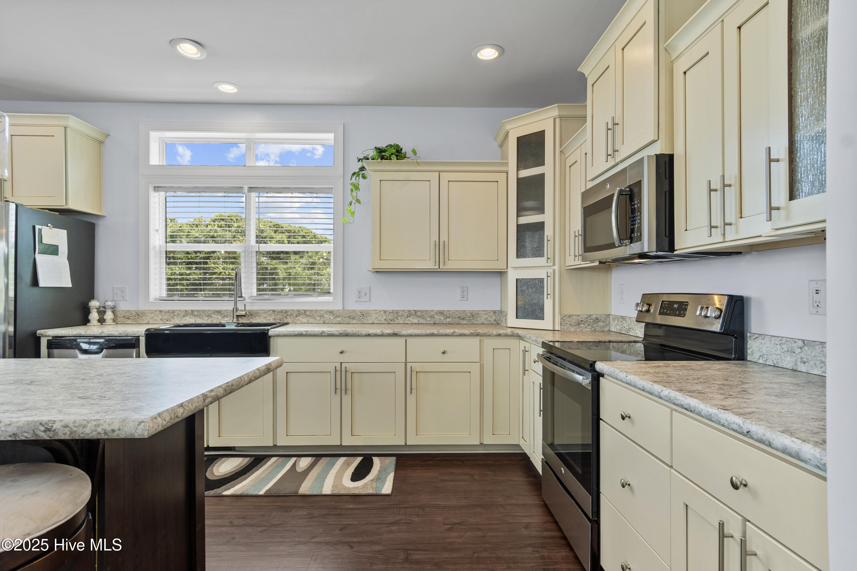 100520173 | Photo 18