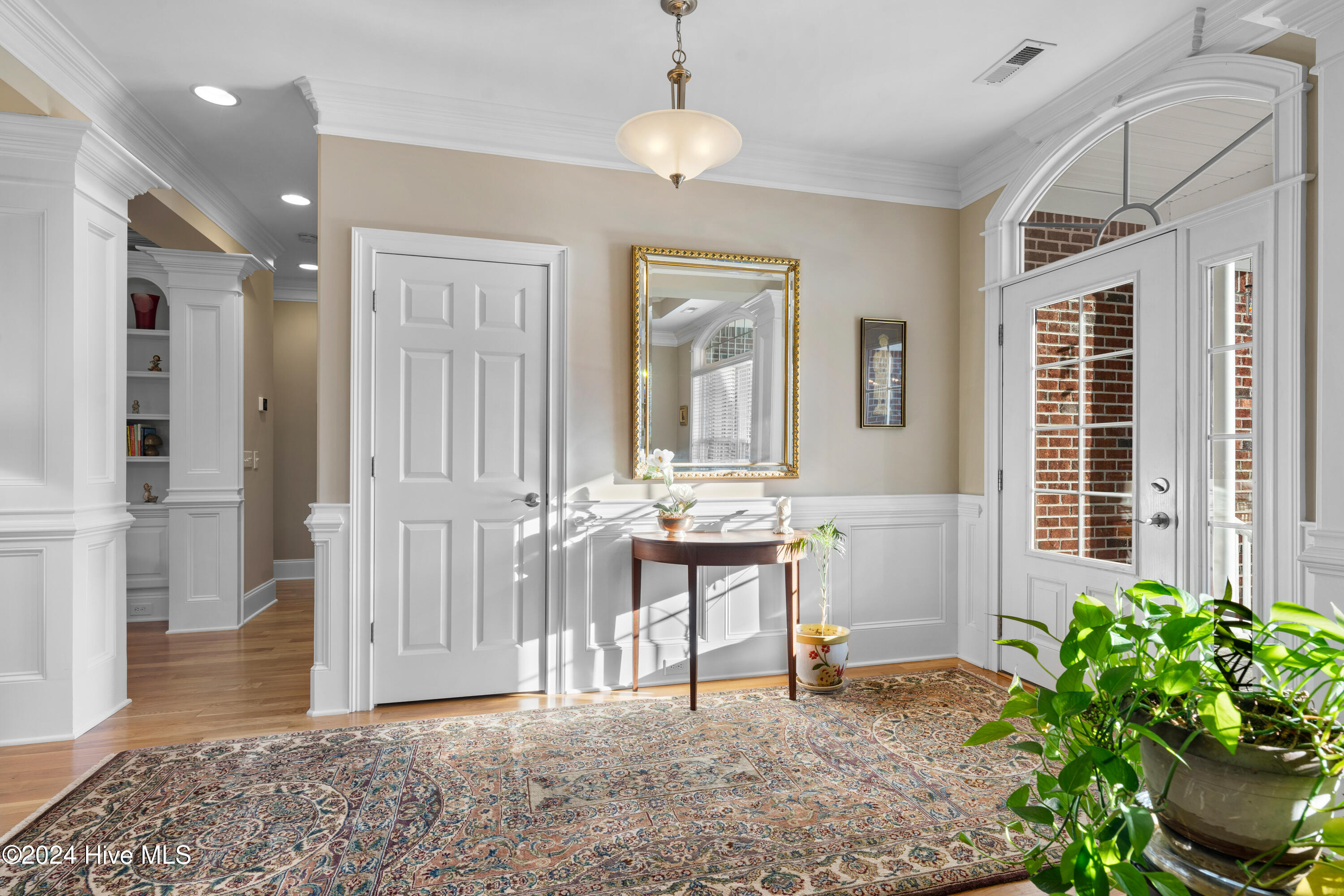 100480816 | Photo 35