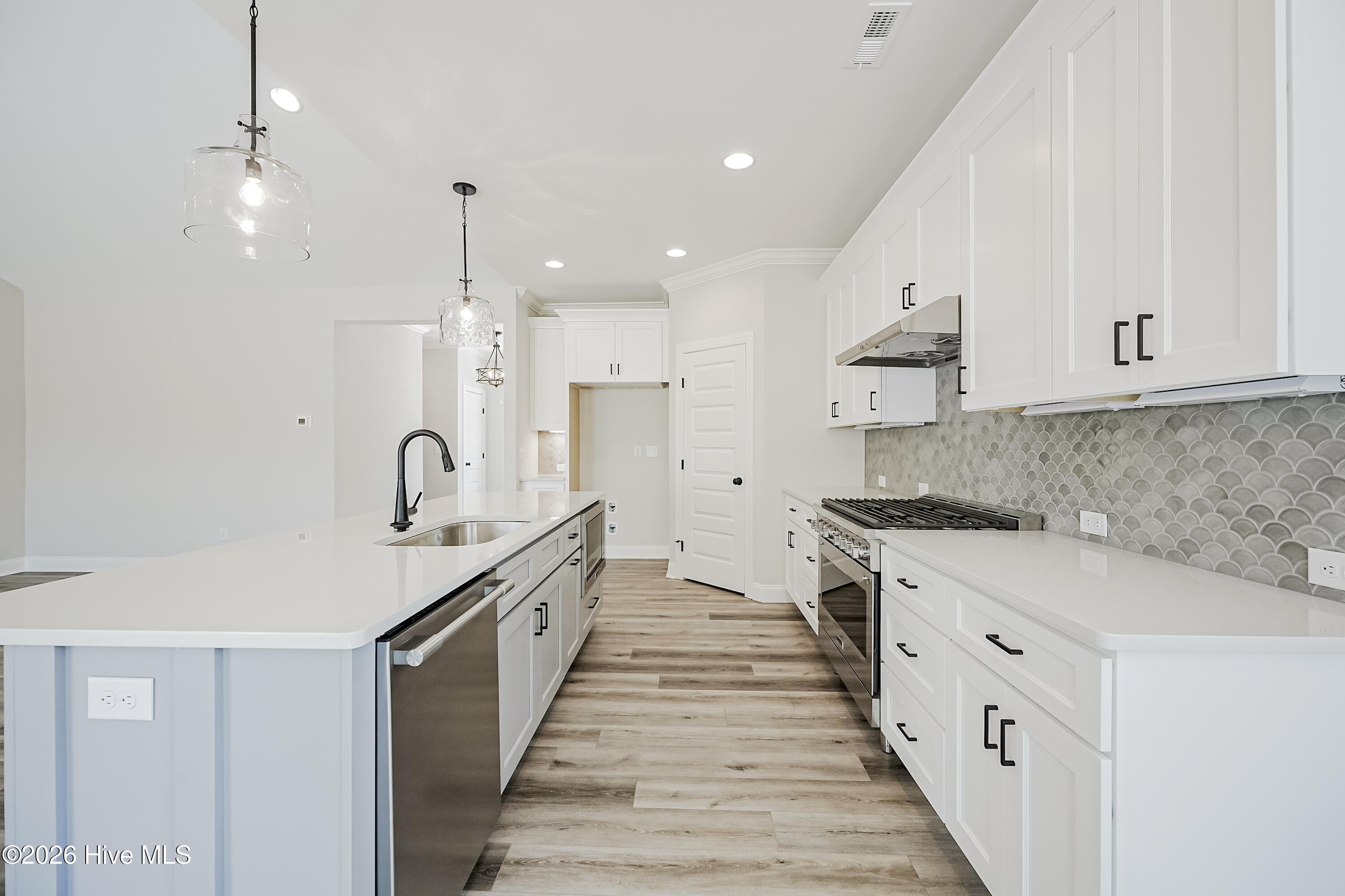 100555339 | Photo 18