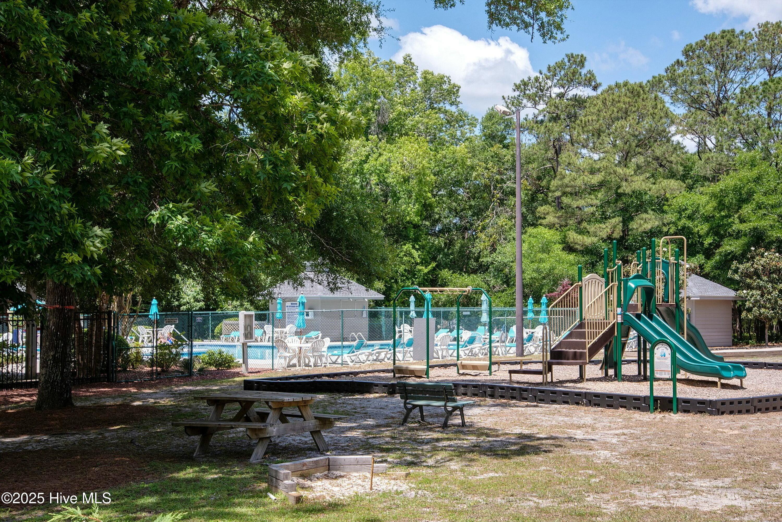 100548602 | Photo 23