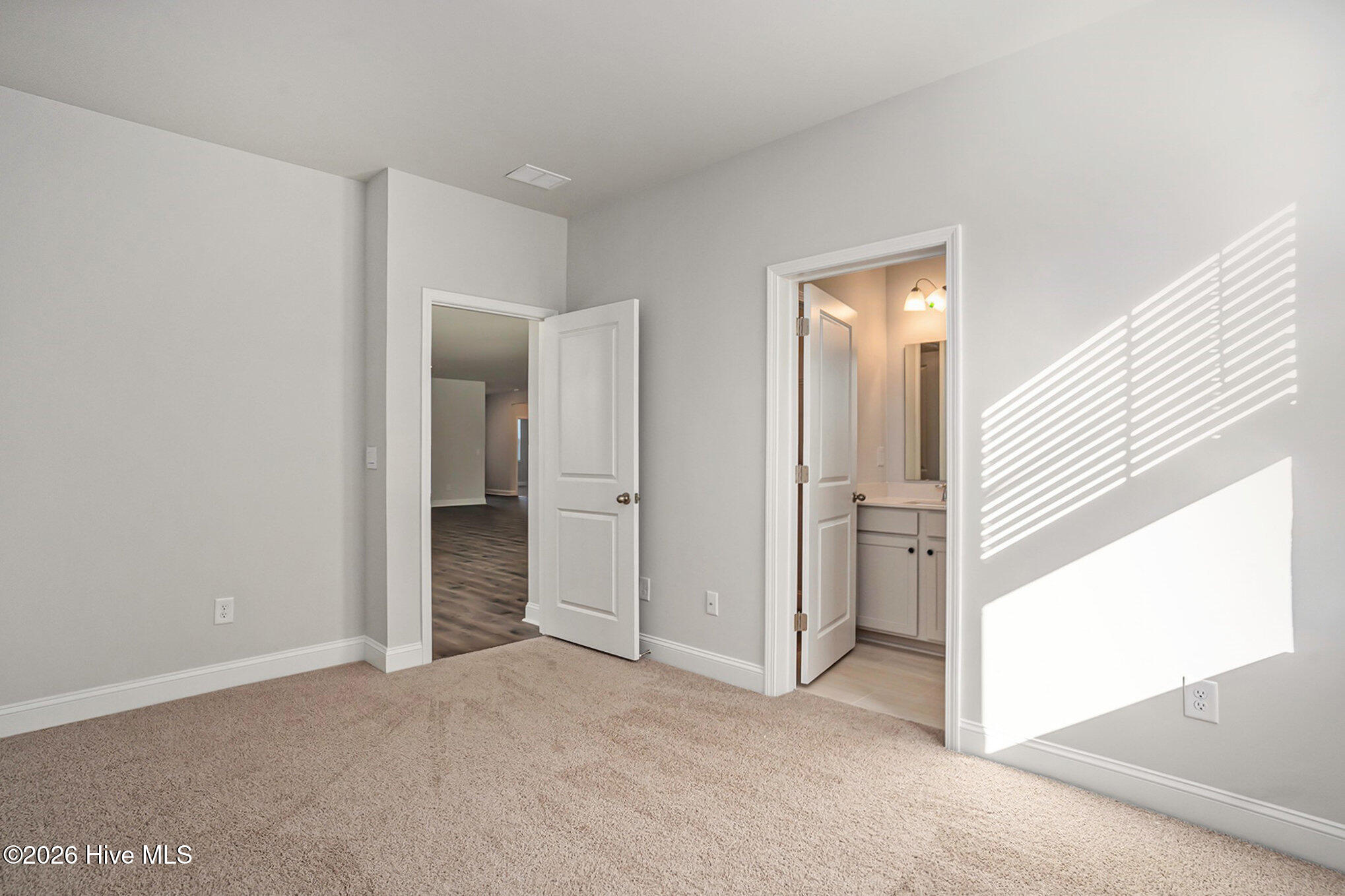 100556808 | Photo 27