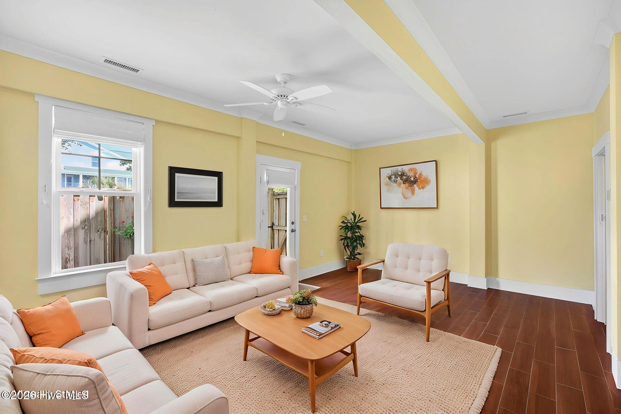 100548622 | Photo 40