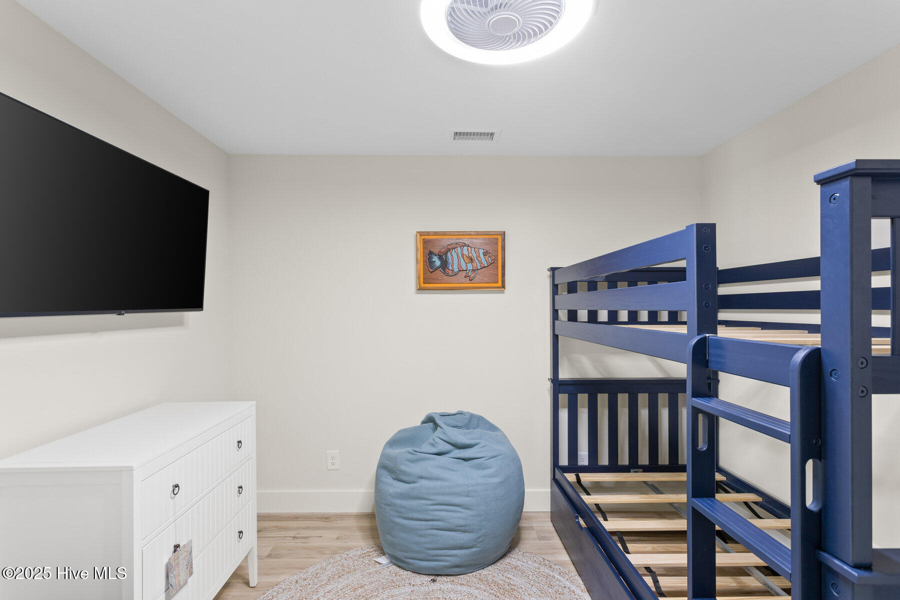 100523207 | Photo 30