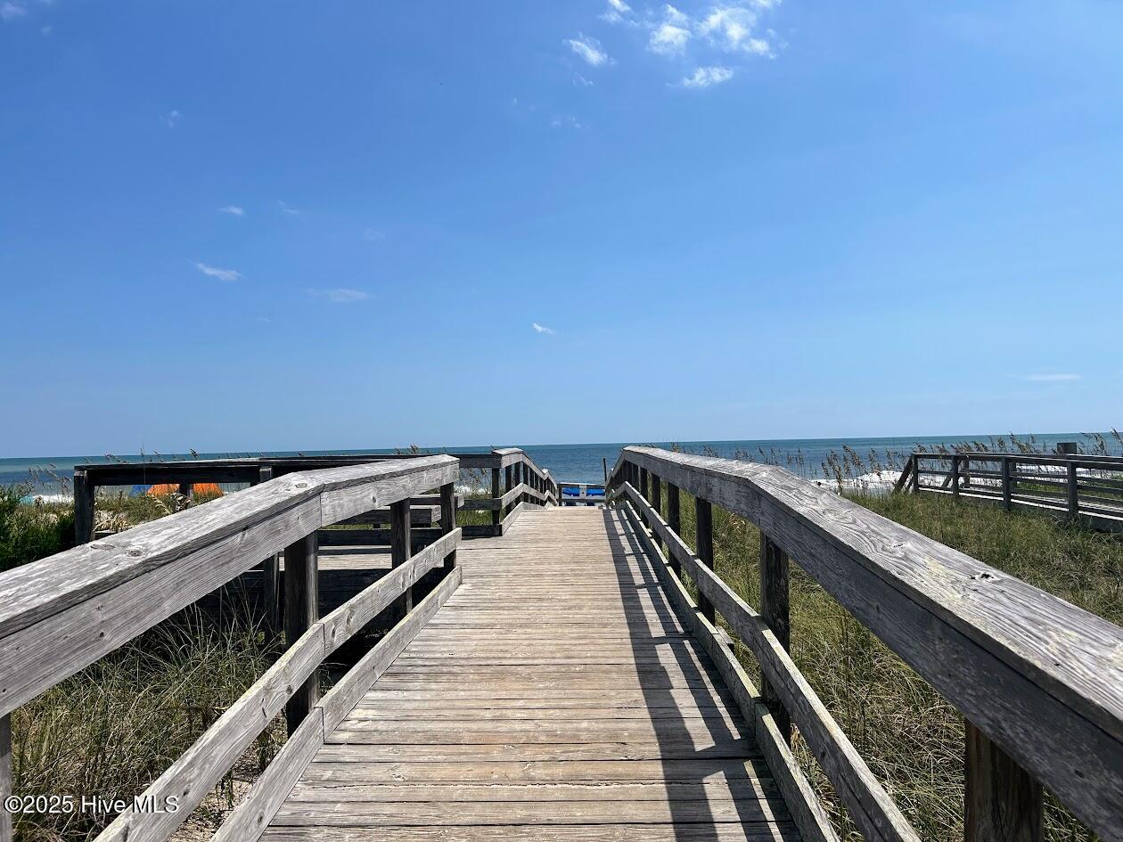 100527040 | Photo 35