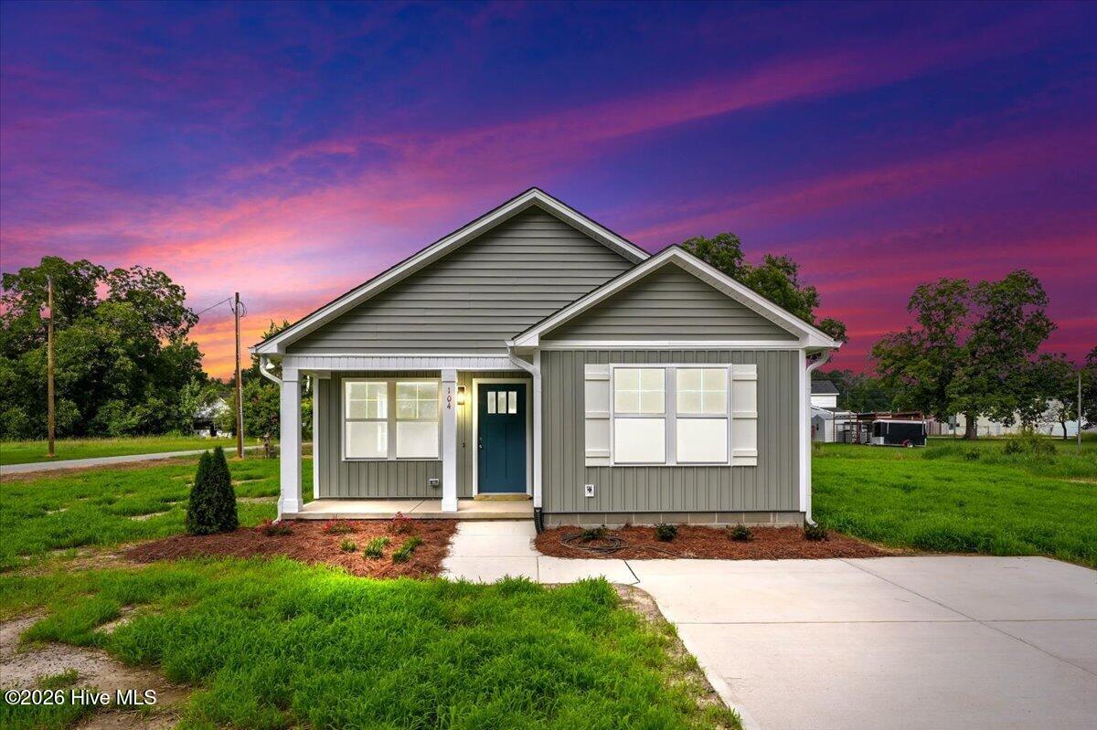 3rd image of 104 Lee St, Roseboro, NC 28382 | MLS# 100595321
