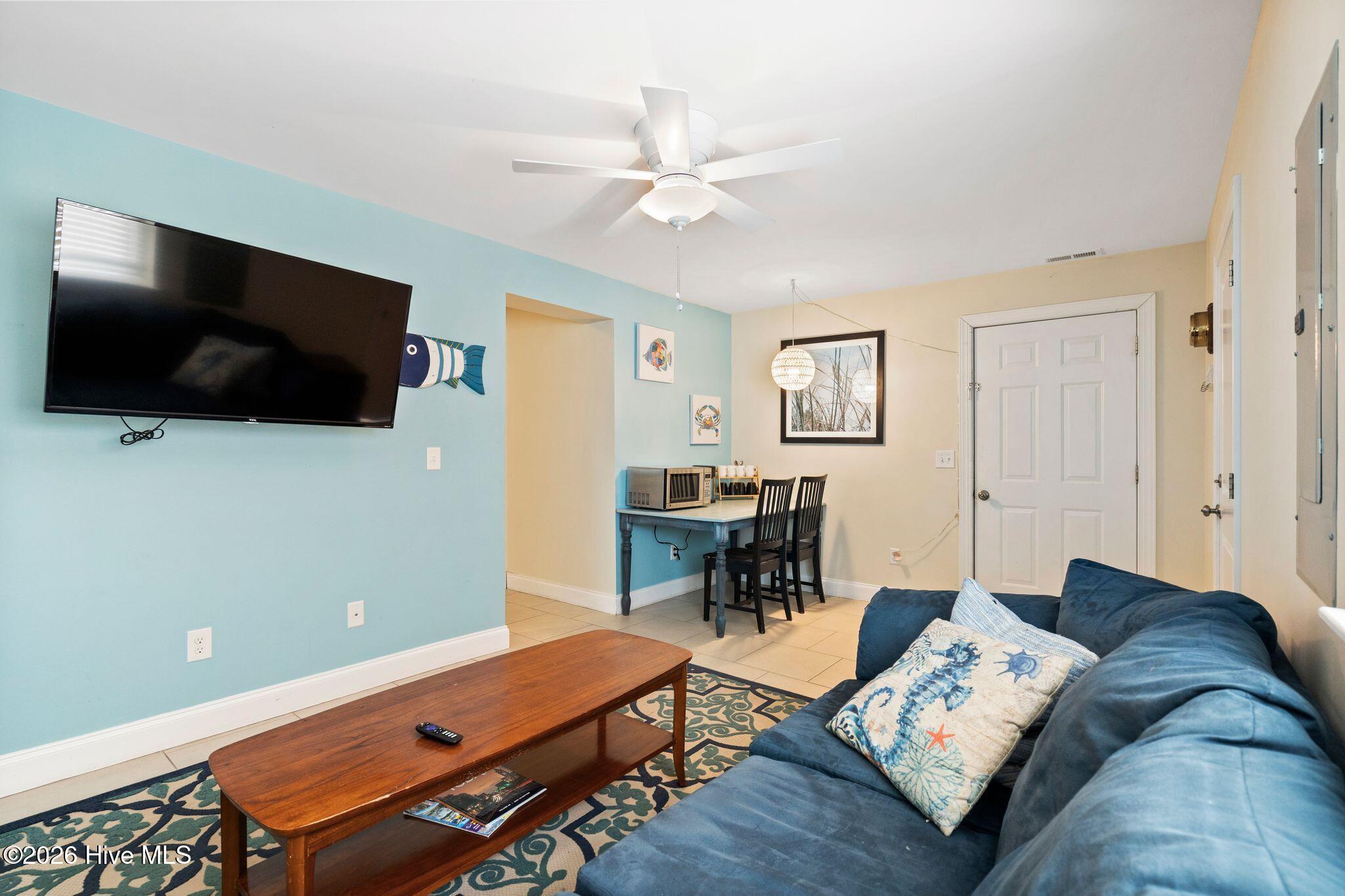 100561242 | Photo 33