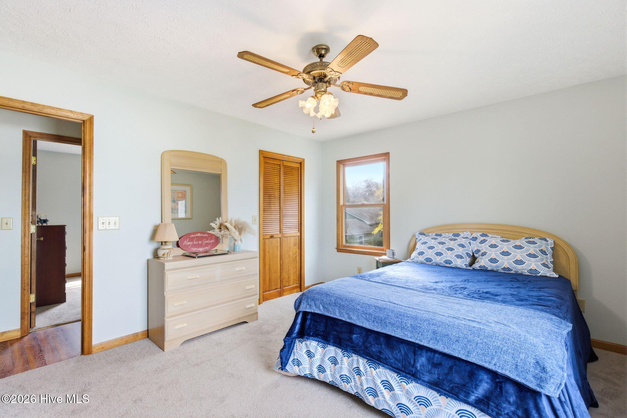 100564018 | Photo 21