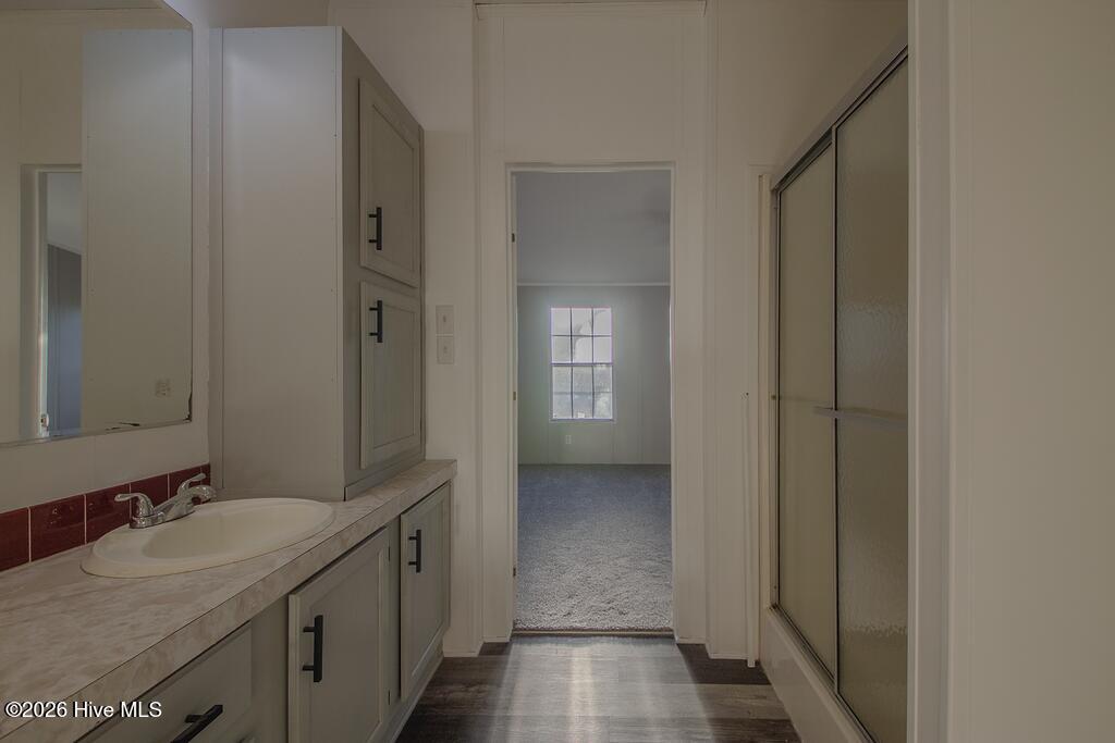 100560483 | Photo 31