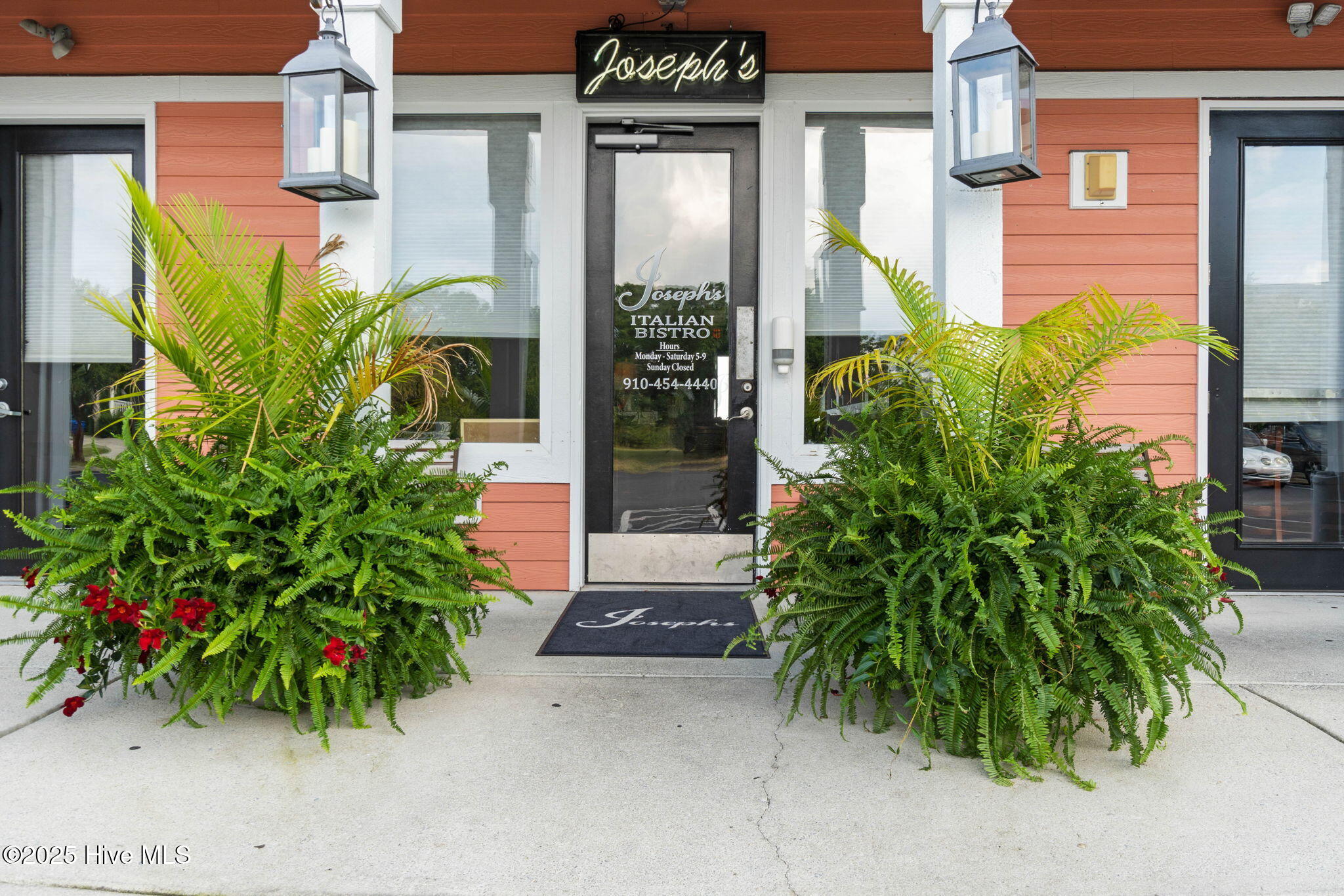 100518227 | Photo 53