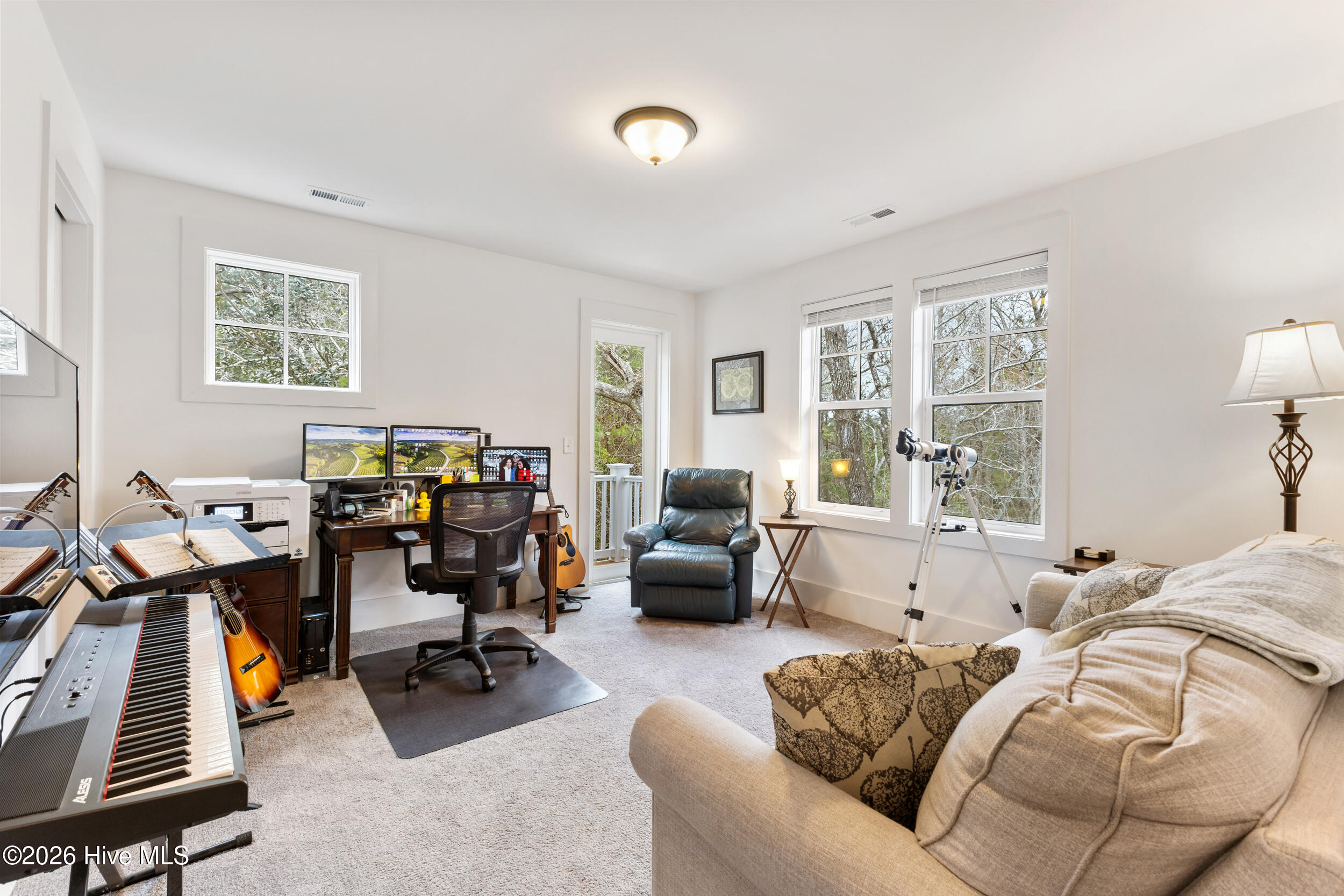 100558084 | Photo 31