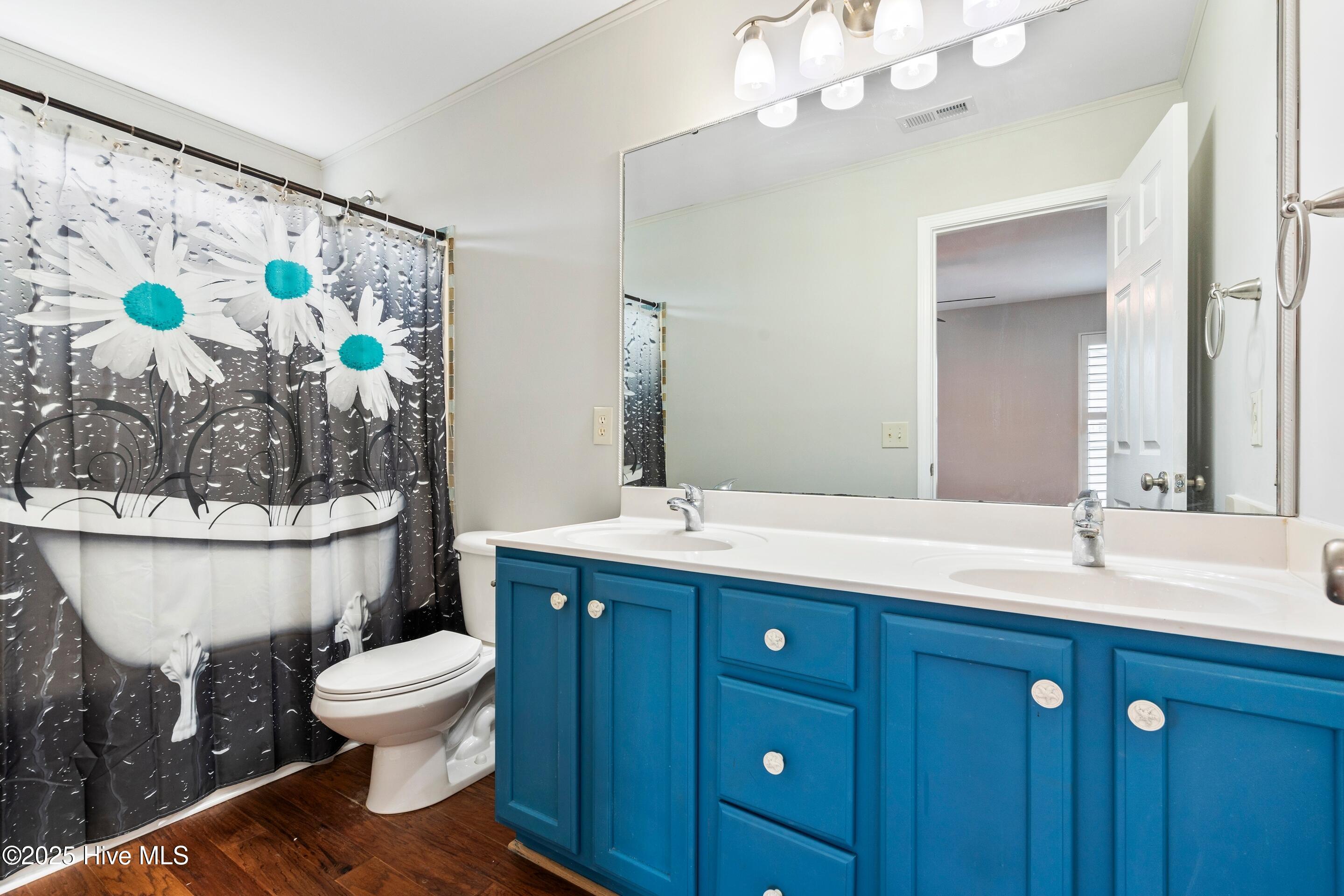 100538877 | Photo 25