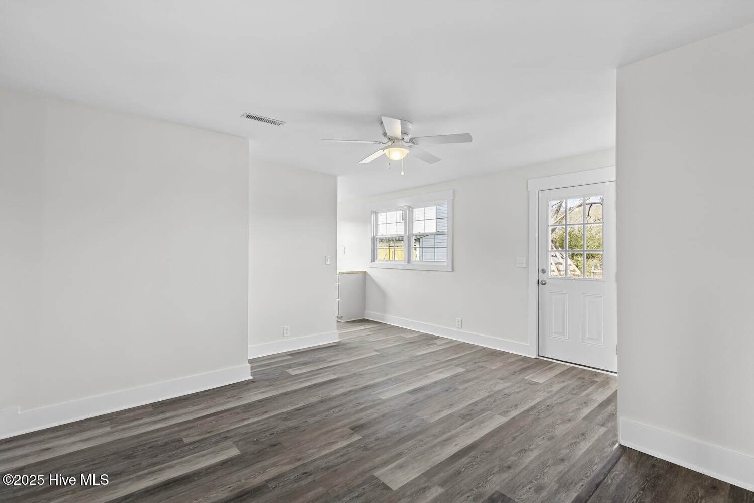 100544885 | Photo 10