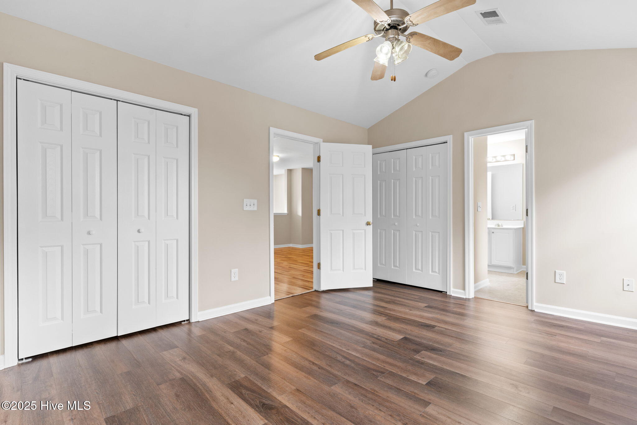 100542570 | Photo 52