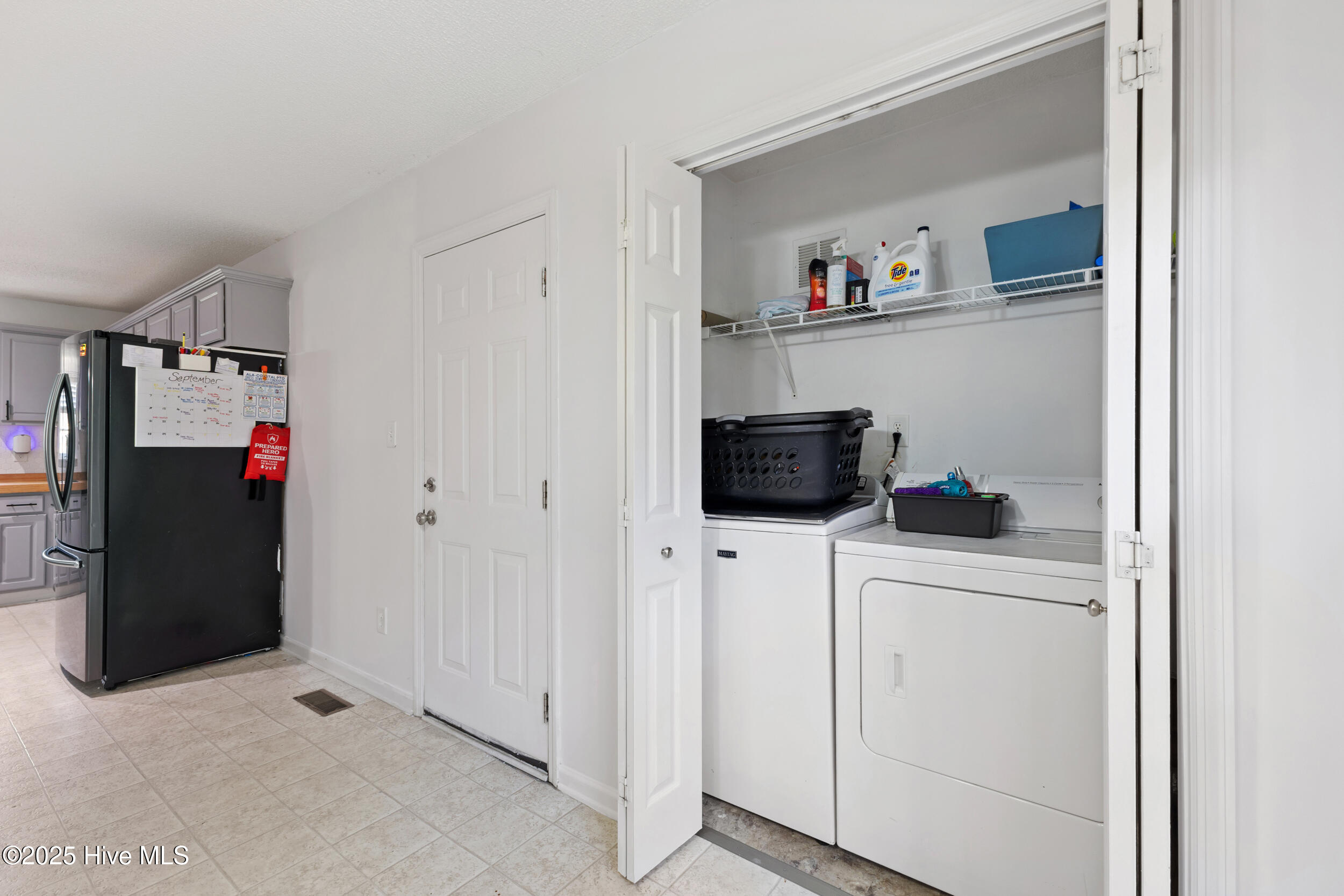 102 Lunington Mill Circle, Burgaw, NC 28425 – photo 9: Laundry