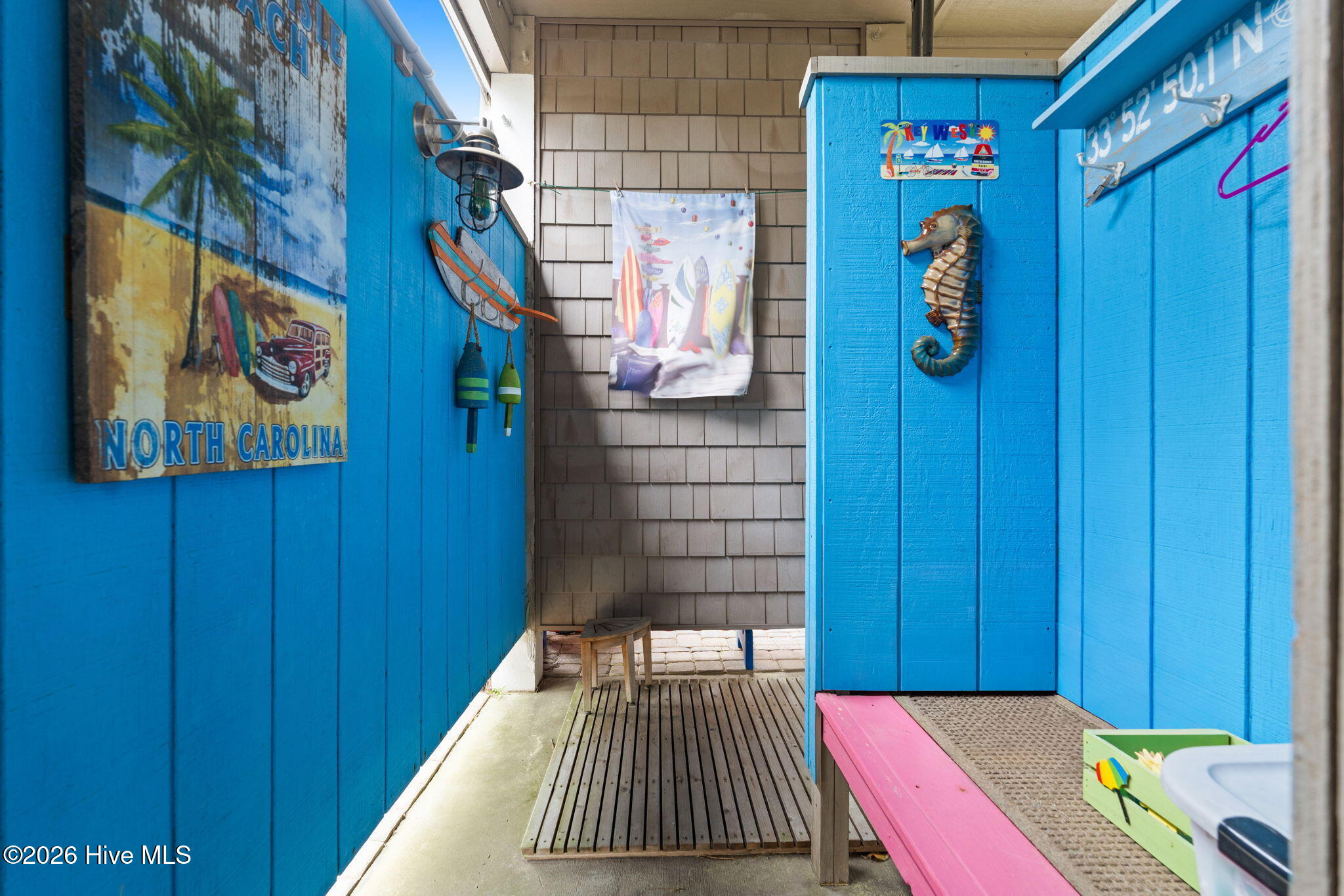 100565933 | Photo 10