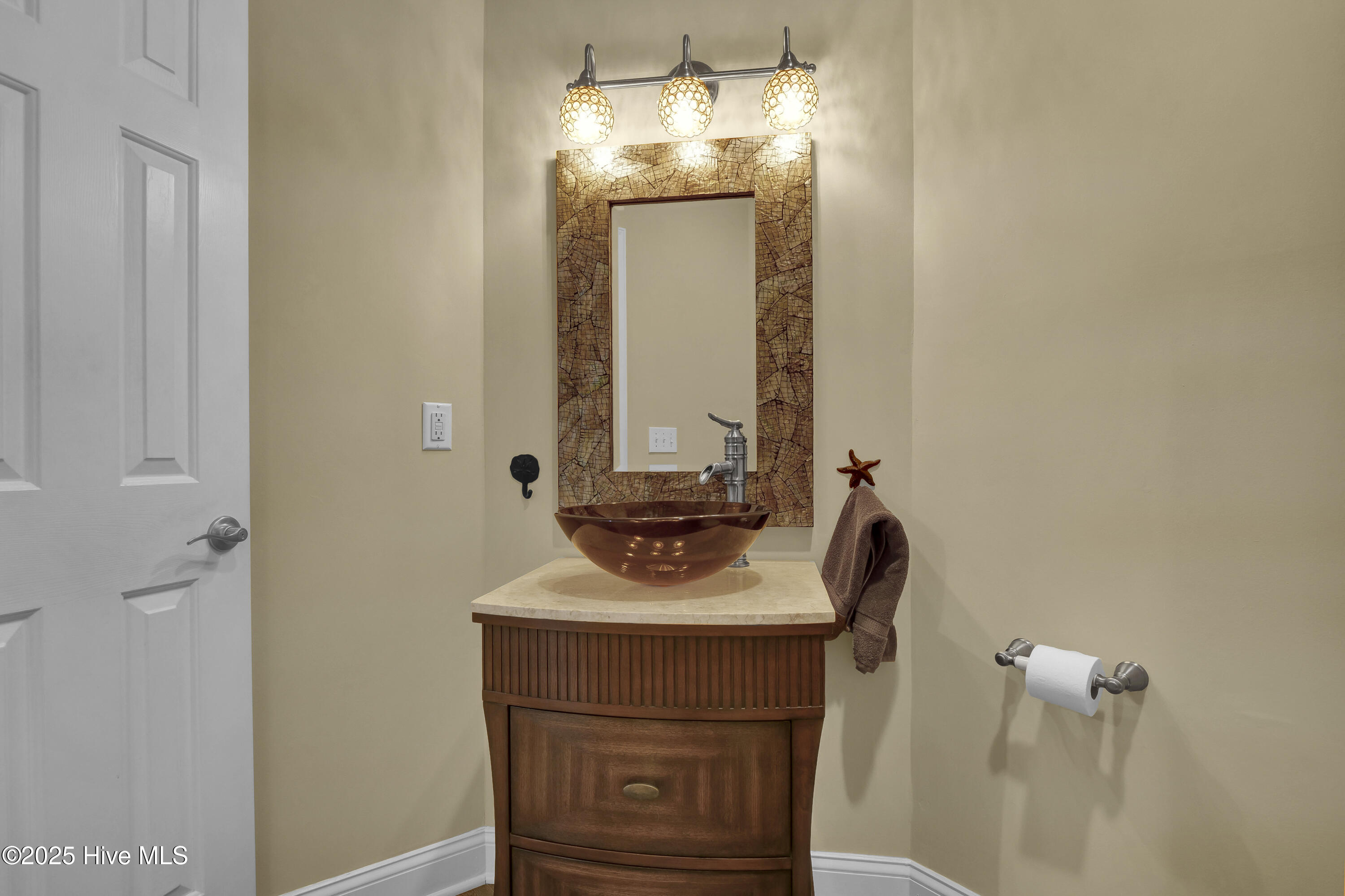 100543498 | Photo 13