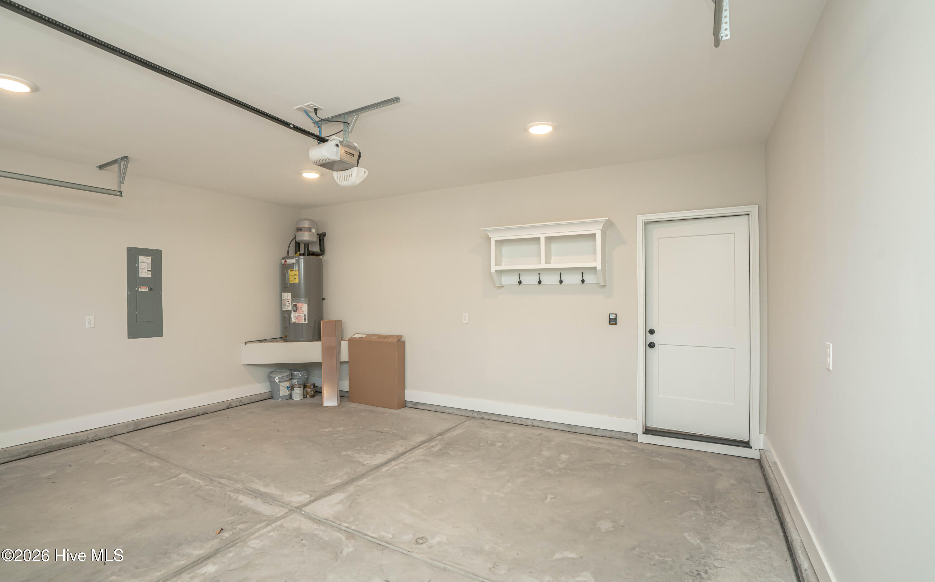 100548241 | Photo 44