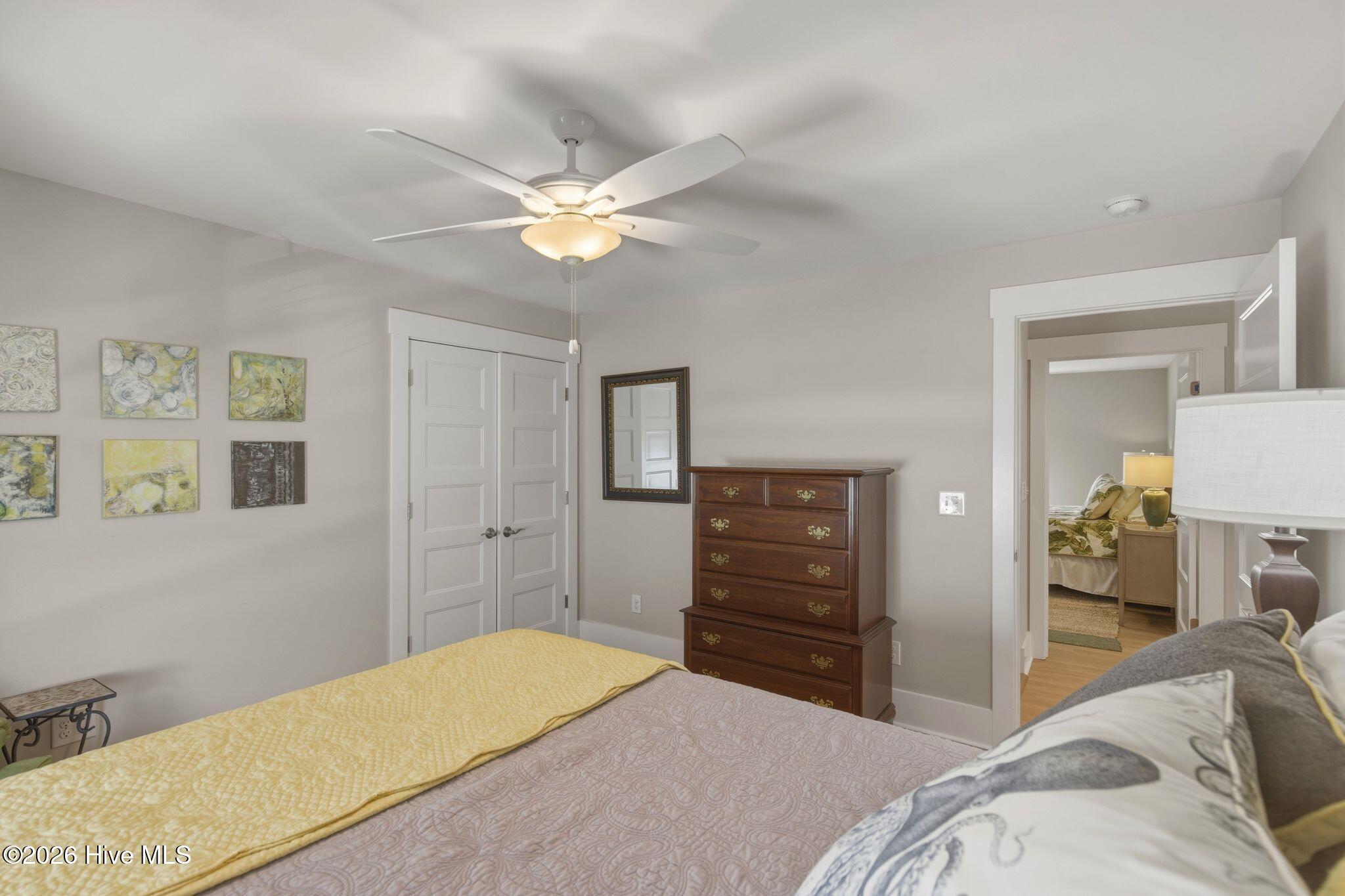 100562049 | Photo 37