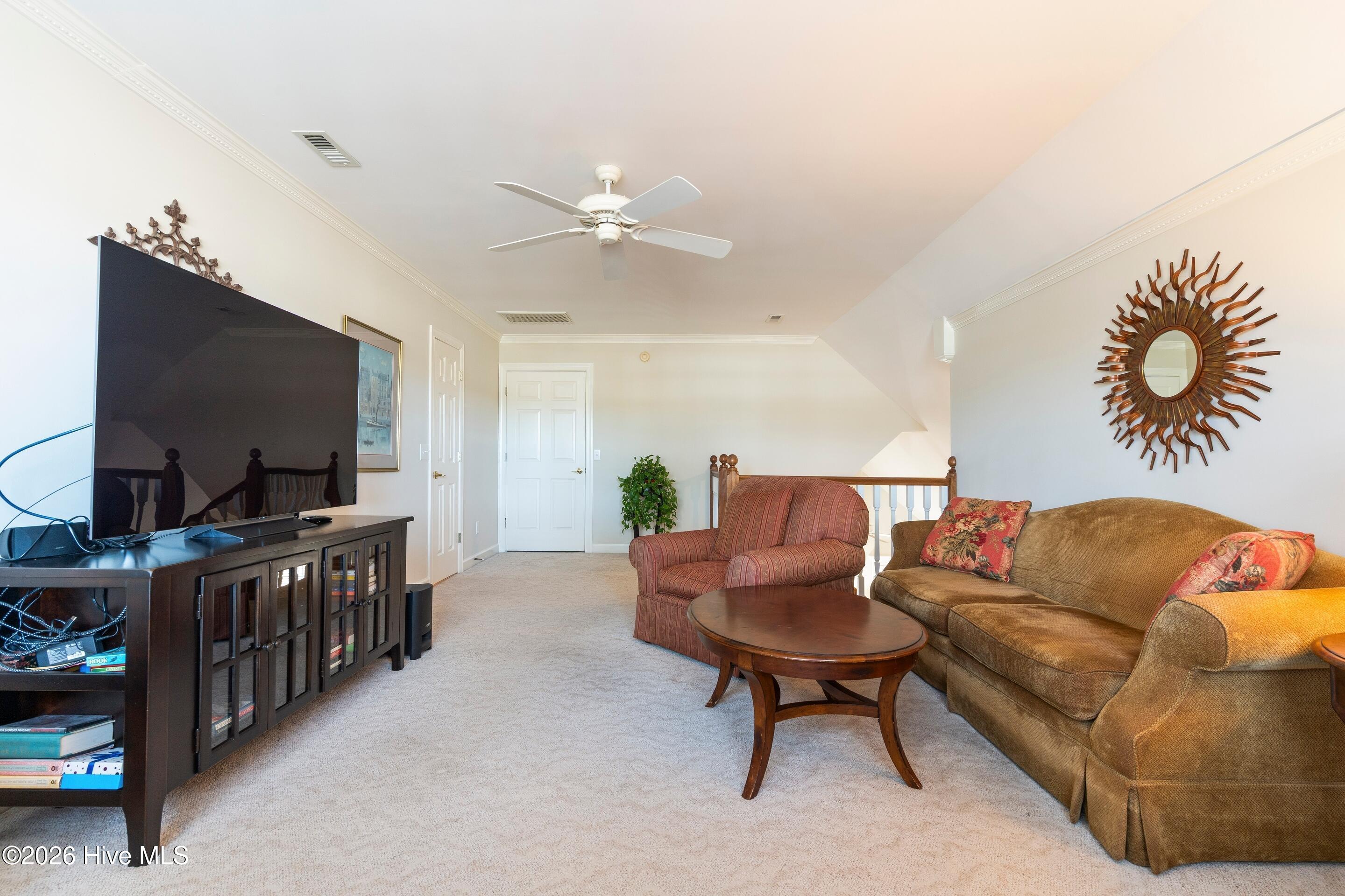 100549552 | Photo 51