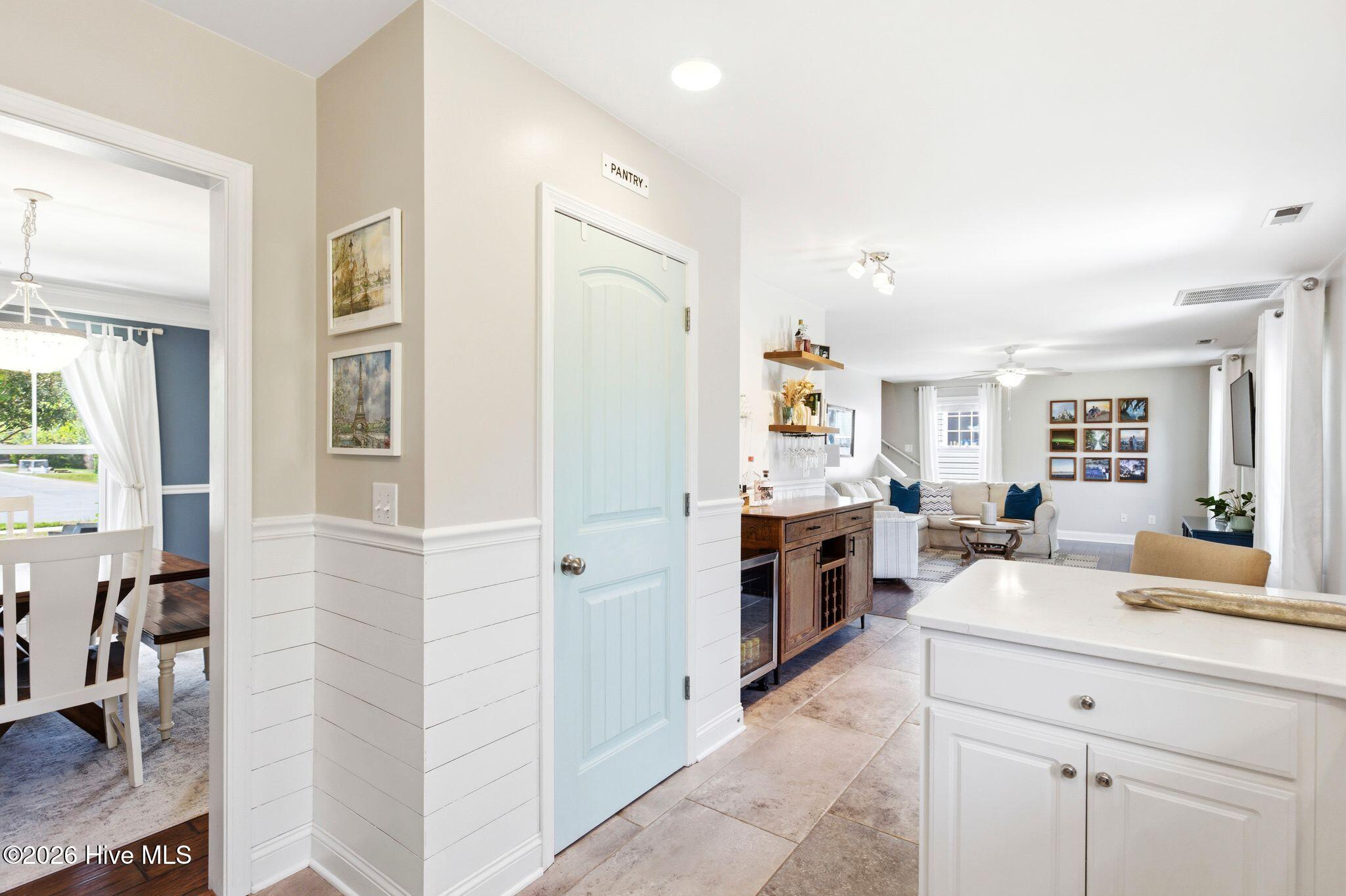 100566118 | Photo 12