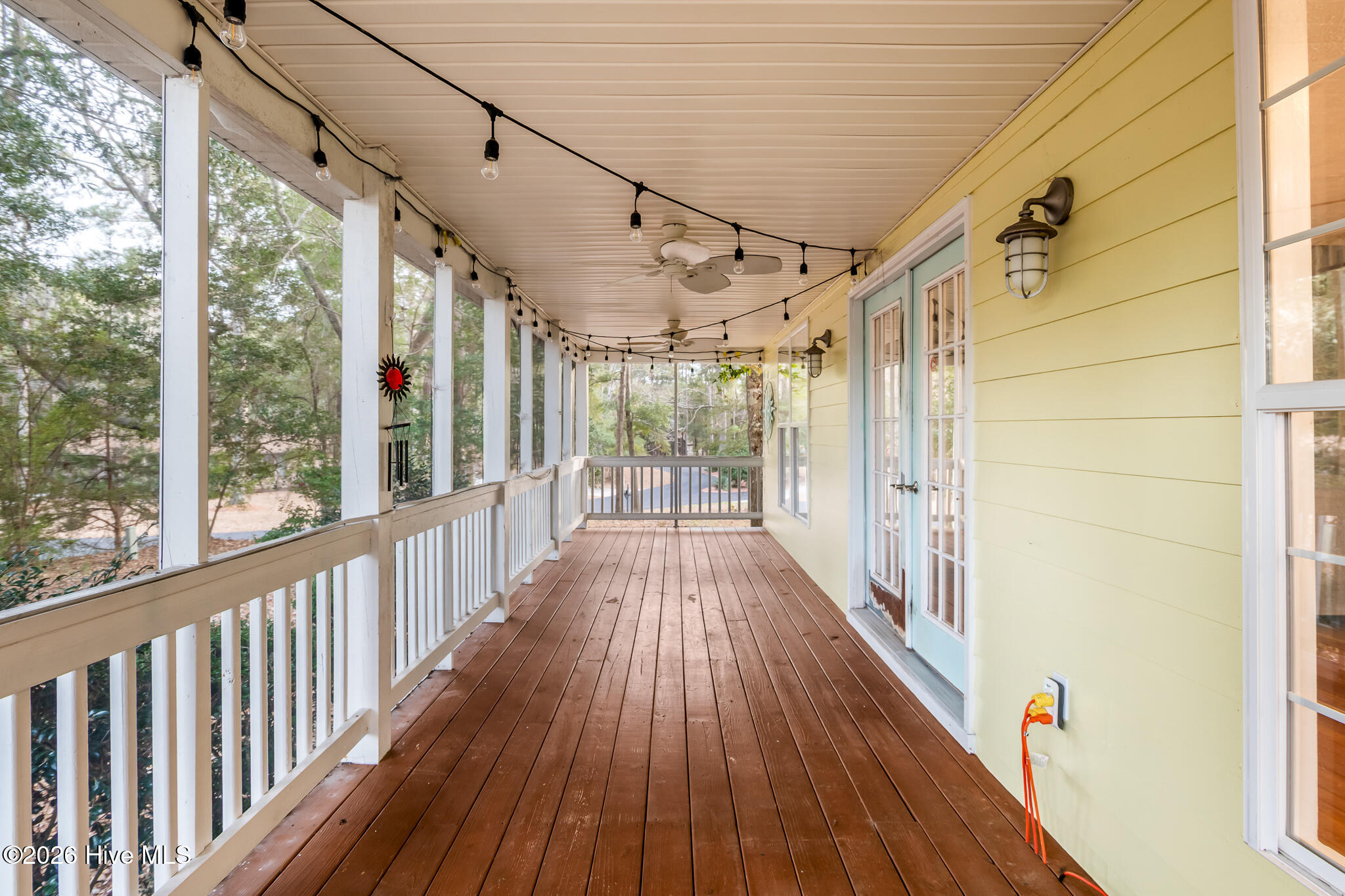 100549420 | Photo 35