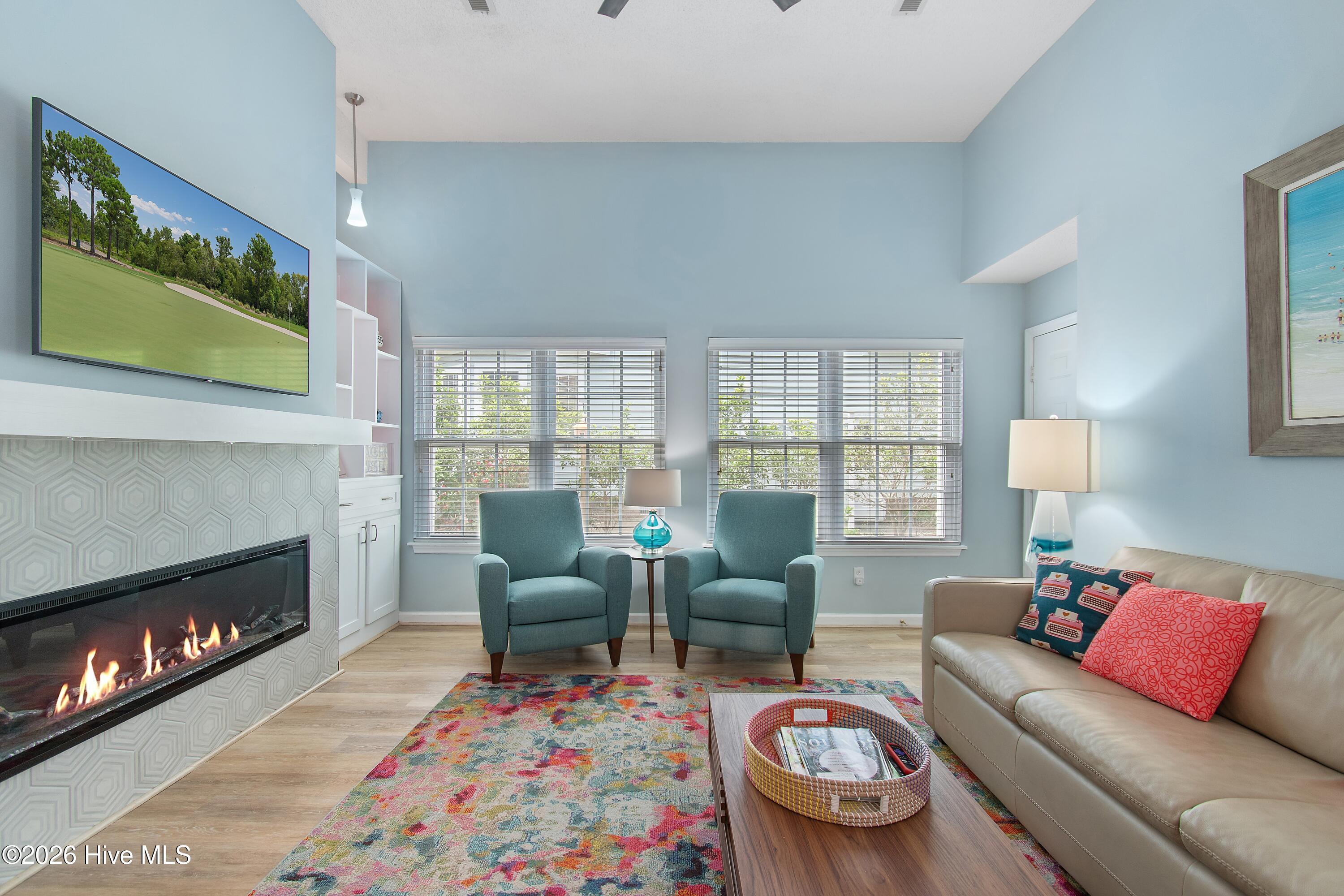 100570489 | Photo 29