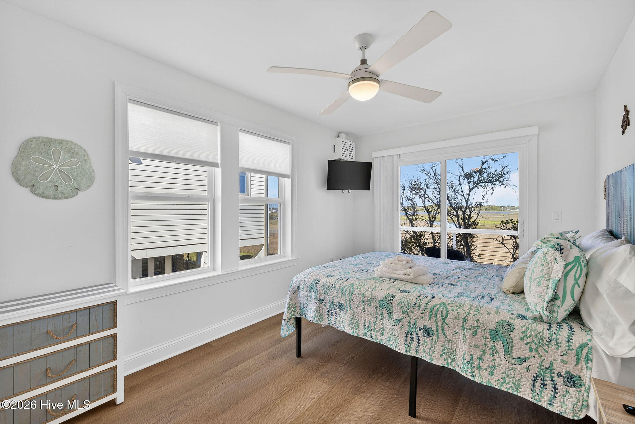 100565541 | Photo 33