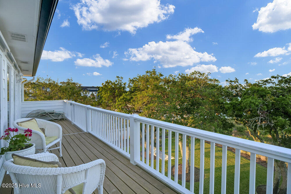 100511026 | Photo 45