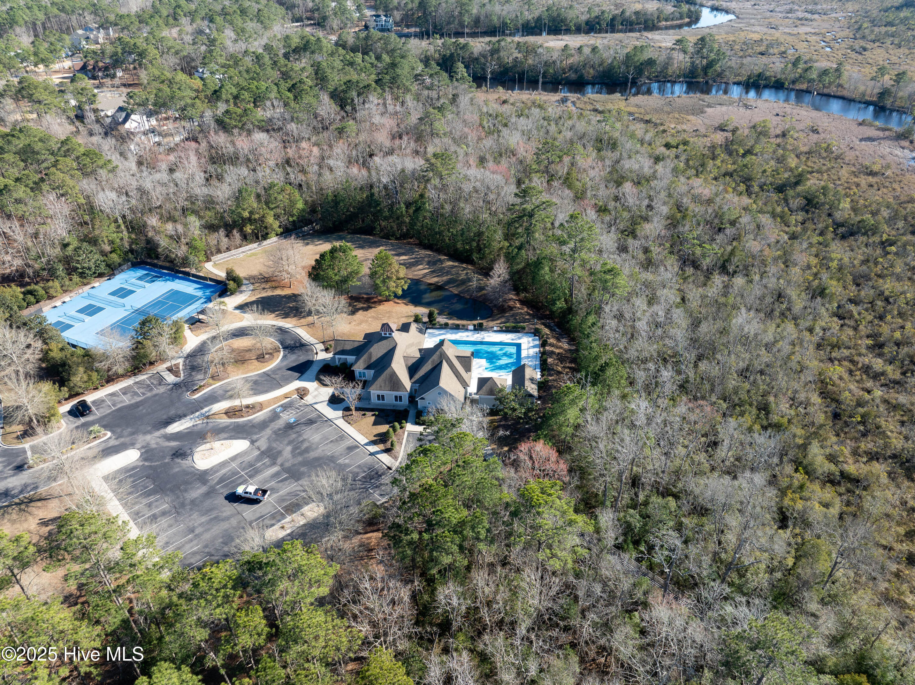 100536128 | Photo 51