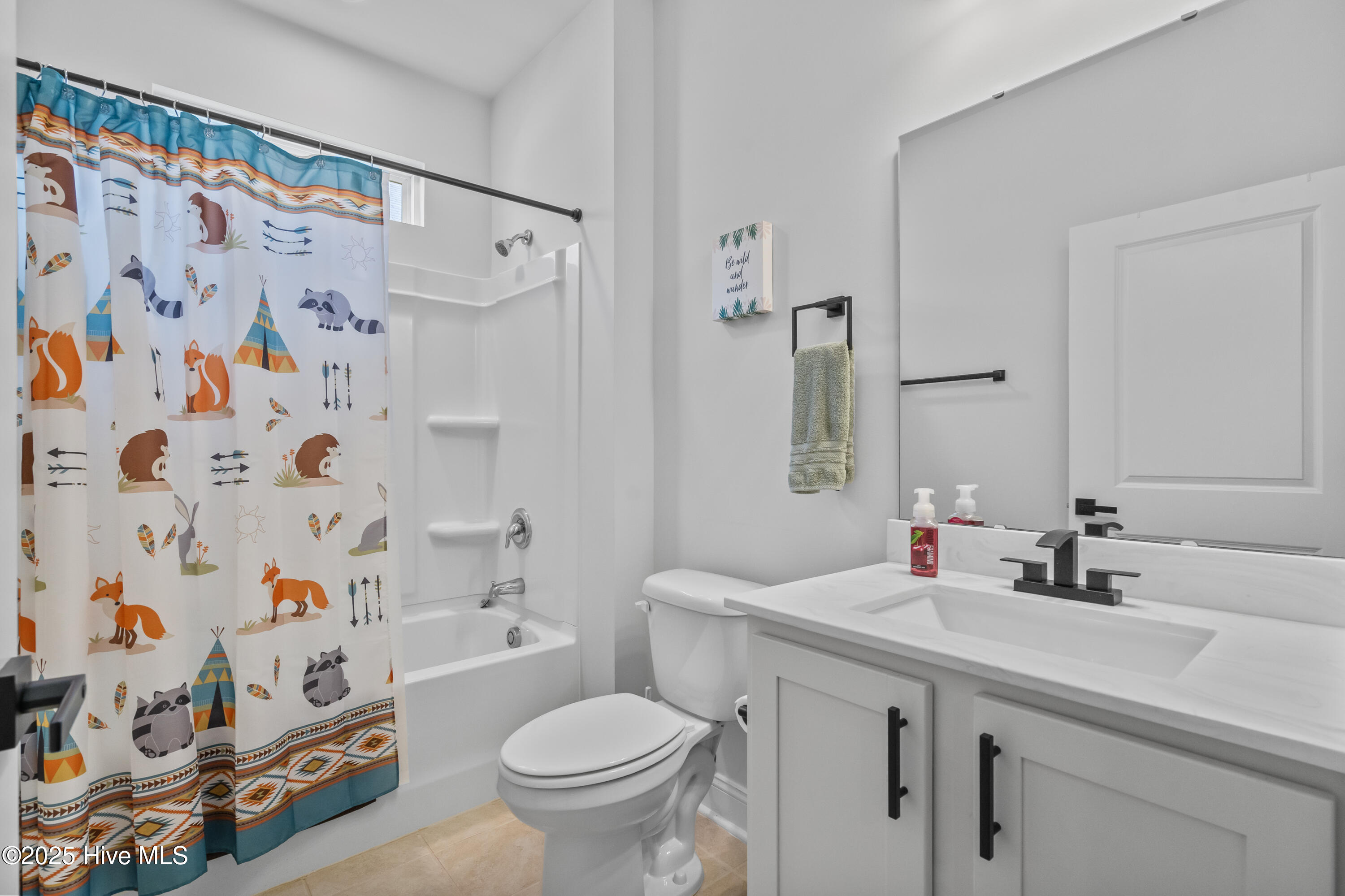 100549848 | Photo 22