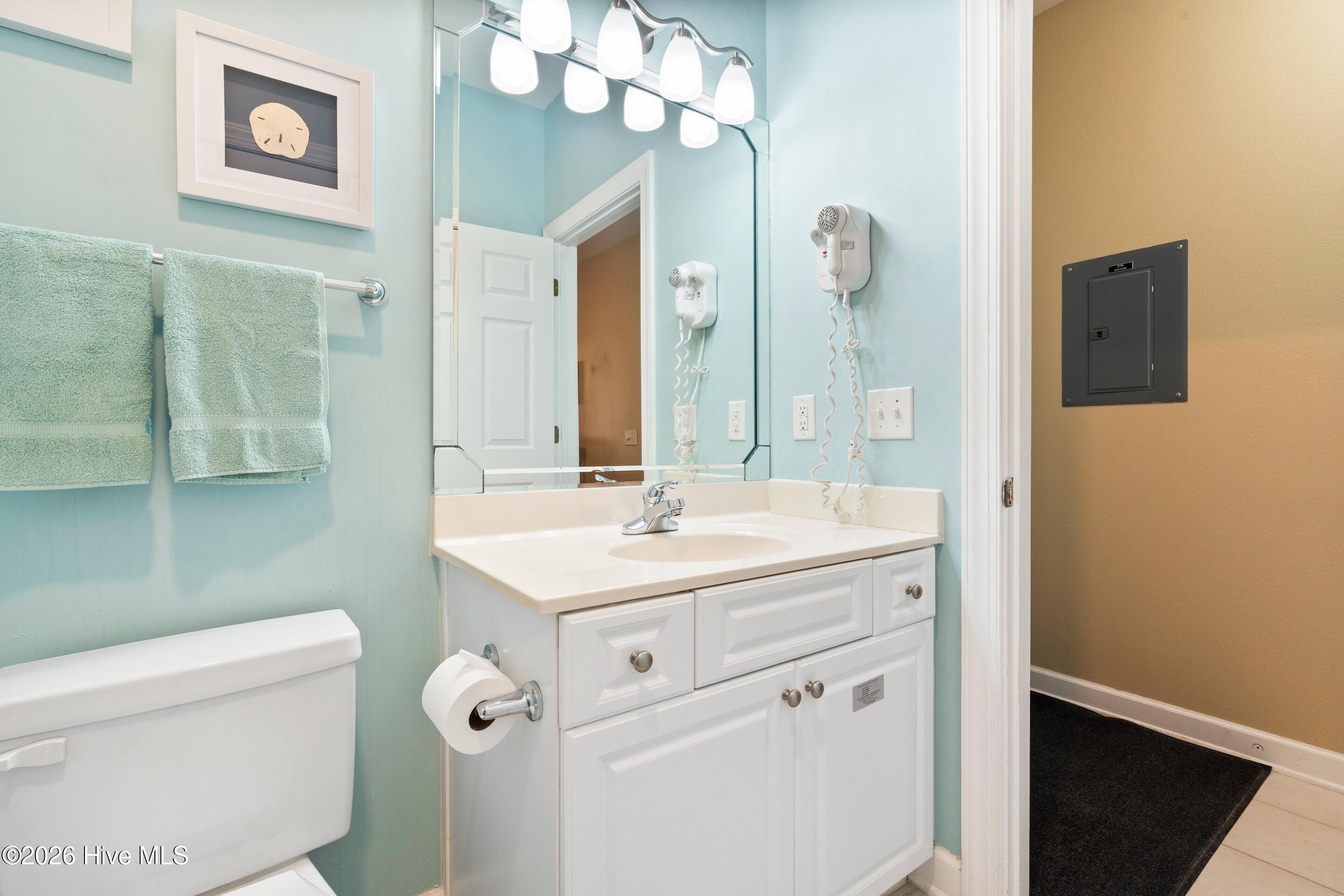 100548504 | Photo 33