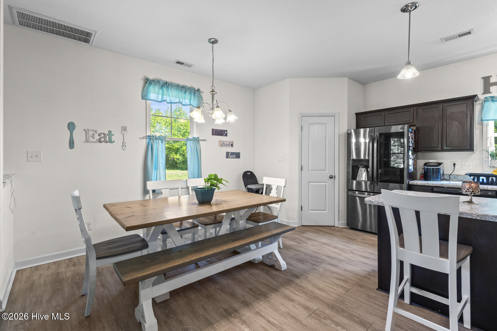 100568958 | Photo 13