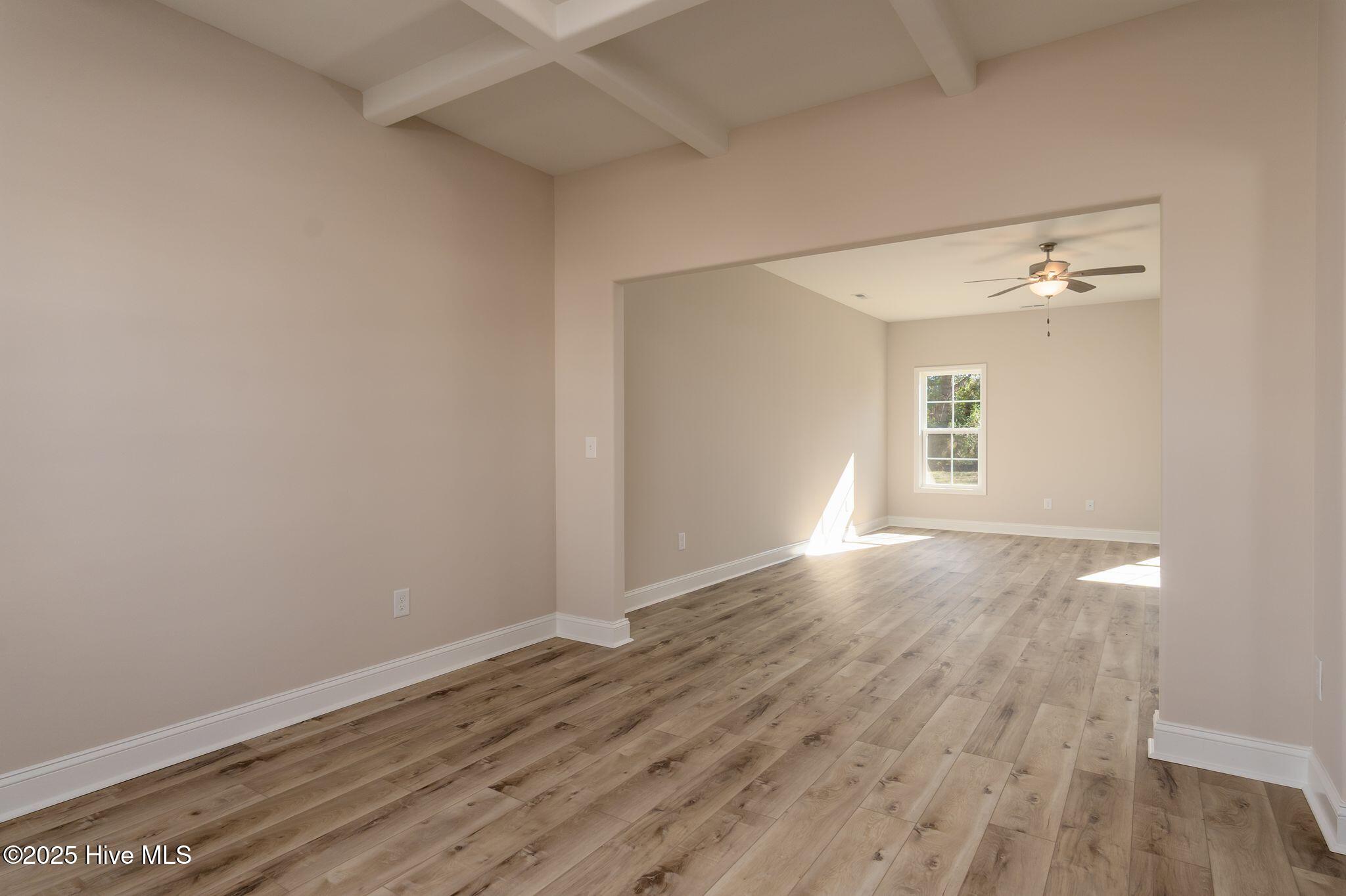 100531004 | Photo 11