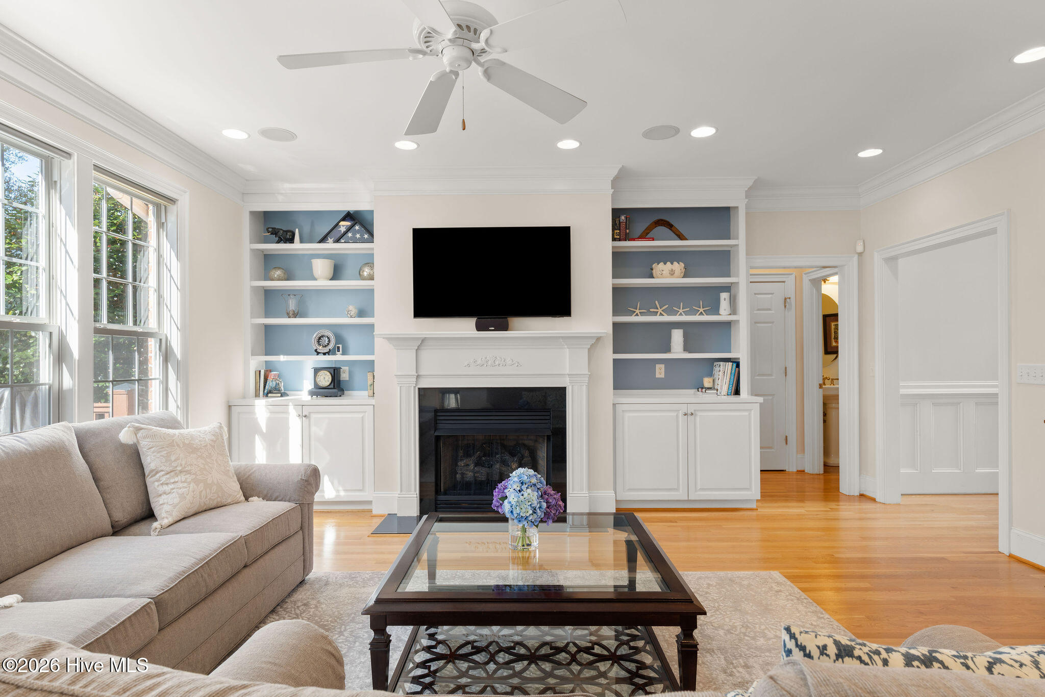 100548095 | Photo 25