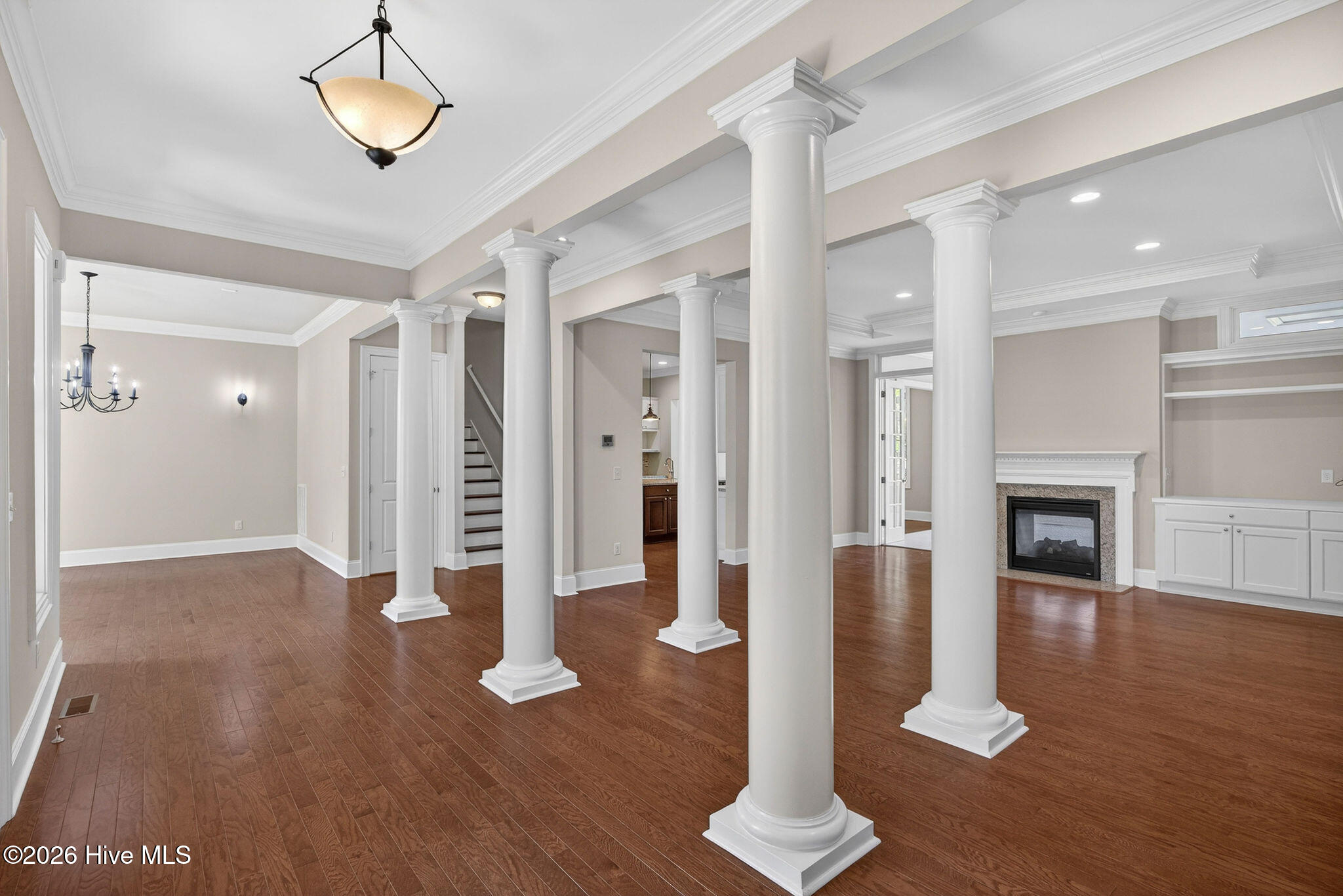 100566414 | Photo 21